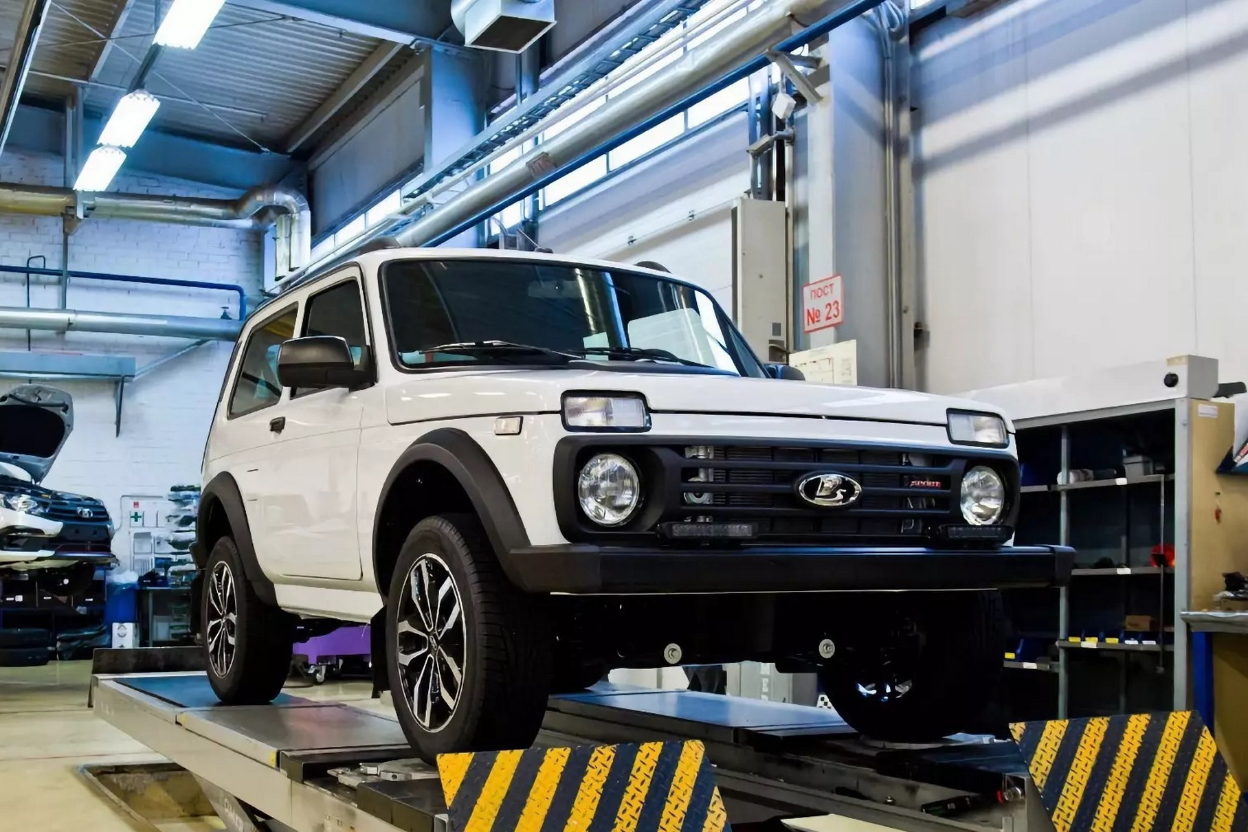 American and French journalists were surprised by the debut of Lada Niva Sport