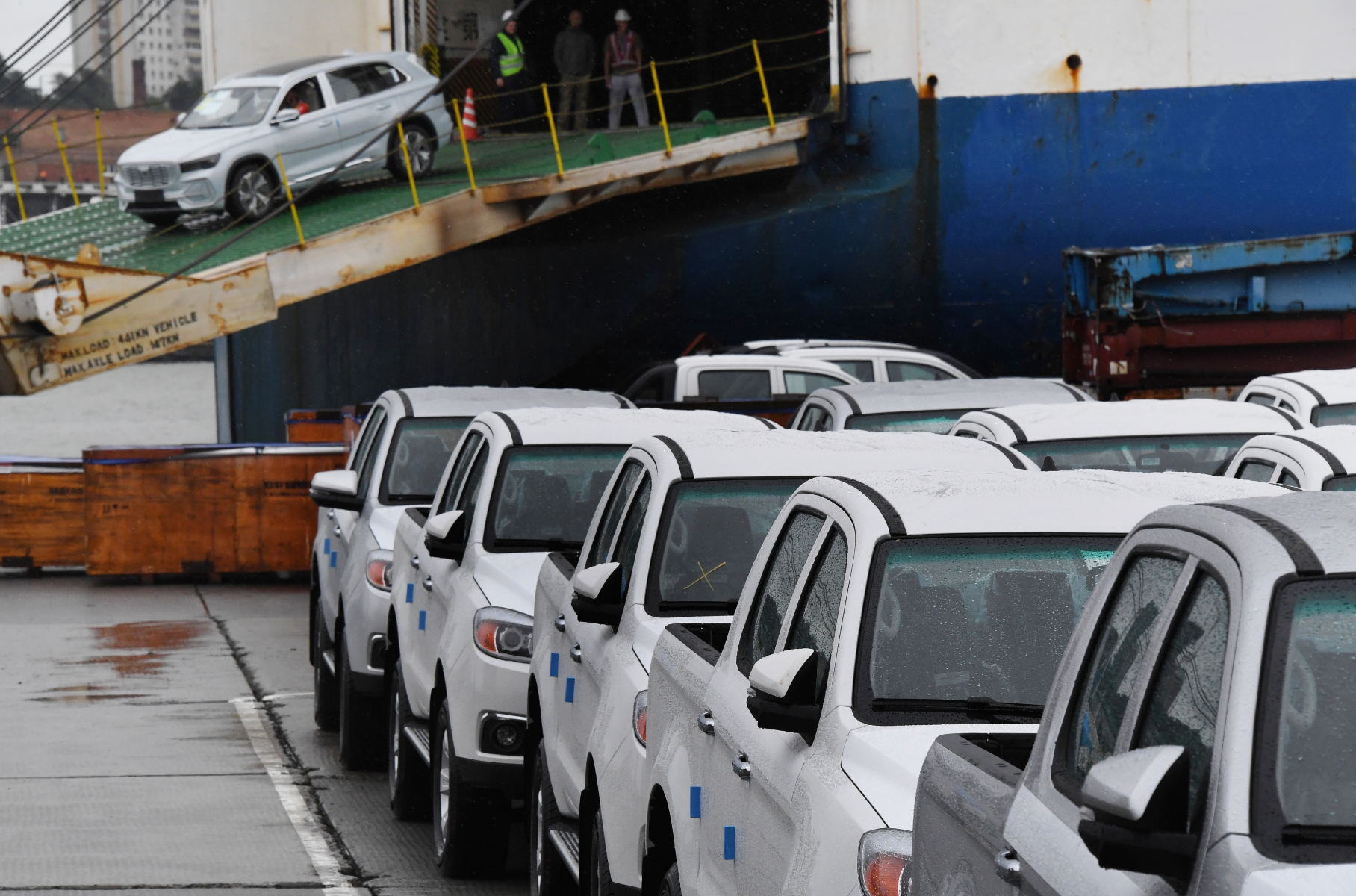 China exported 550 thousand cars in November