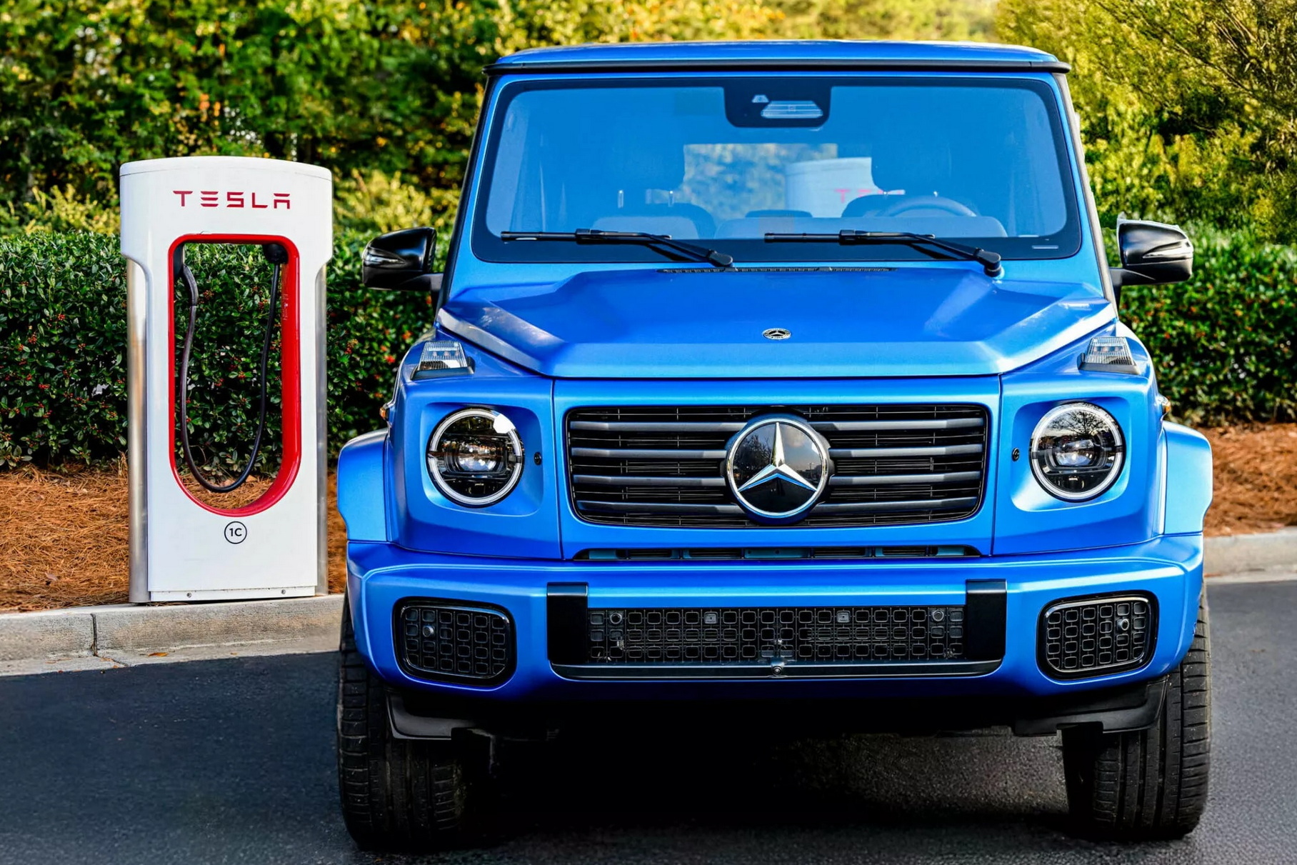 Mercedes has finally converted the charging of electric cars to the Tesla standard