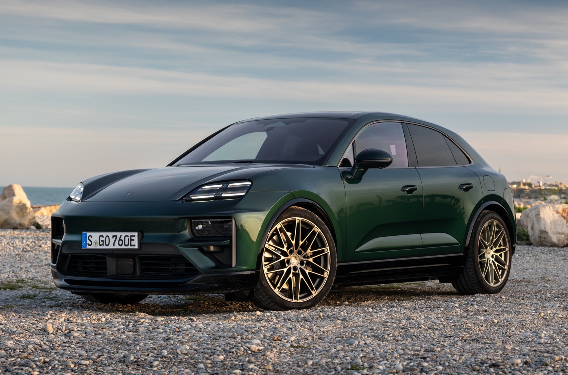 Porsche may release a new fuel-powered Macan