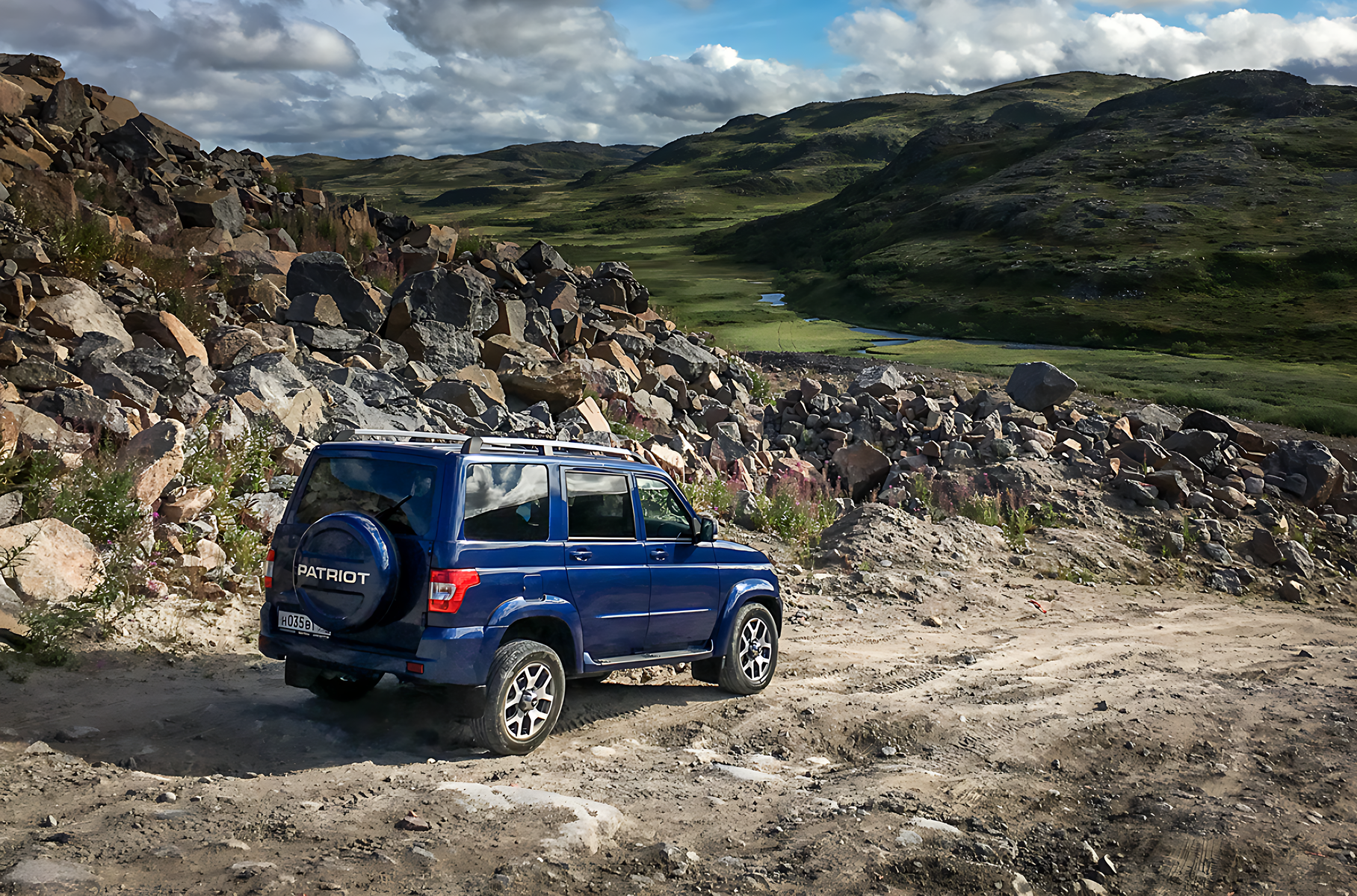 UAZ began testing Patriot with a new engine