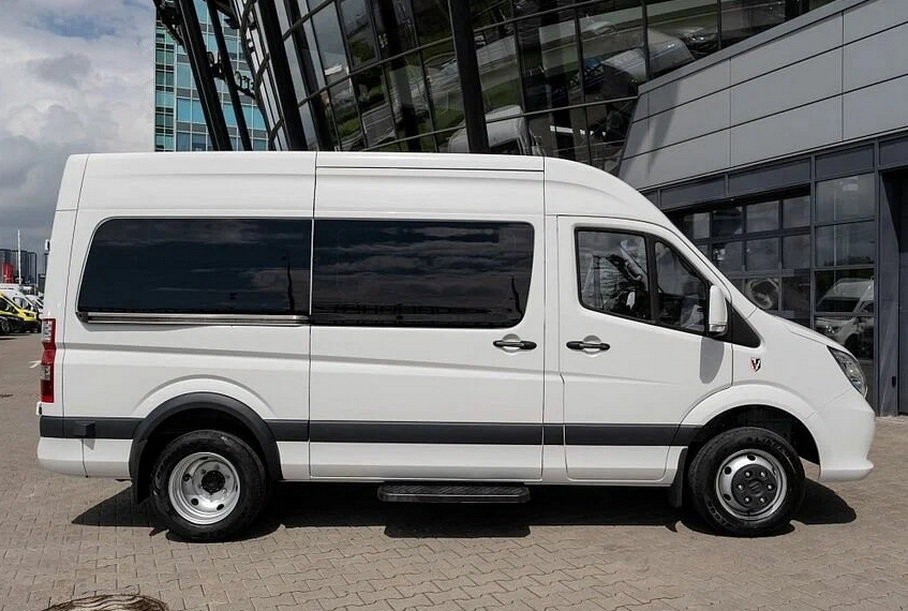 Foton showed a minibus in Russia, which will challenge the Gazelle NN