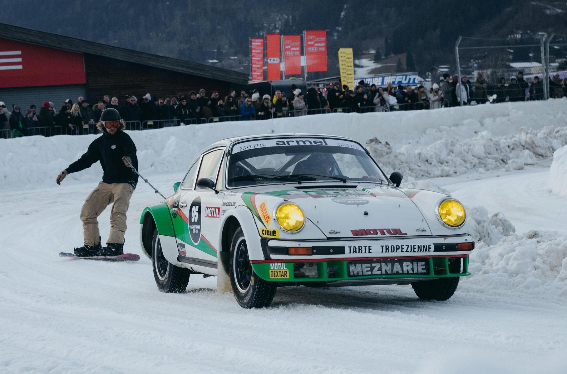 Porsche ski party