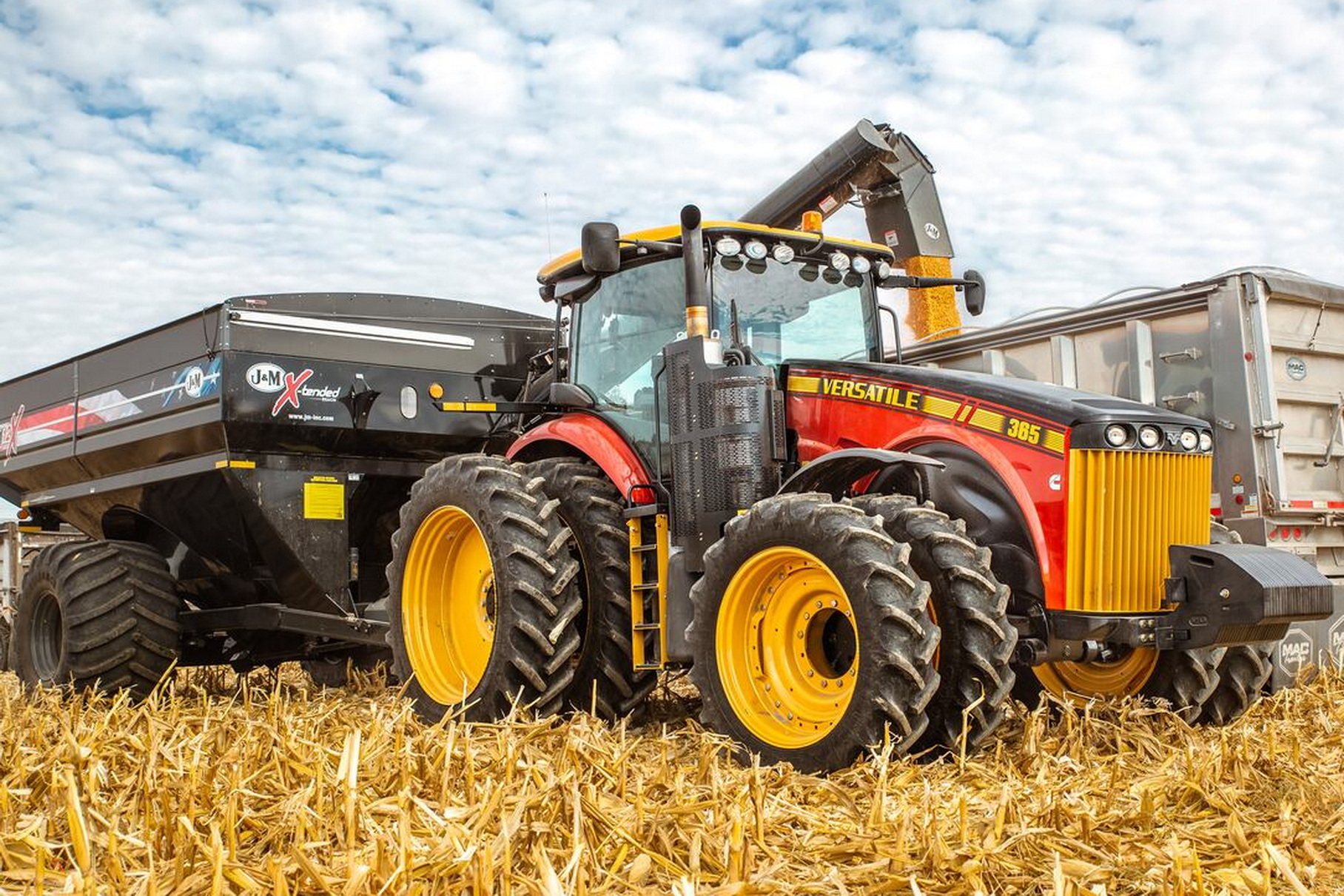 Rostselmash: Canada authorities selected a tractor factory from Russia