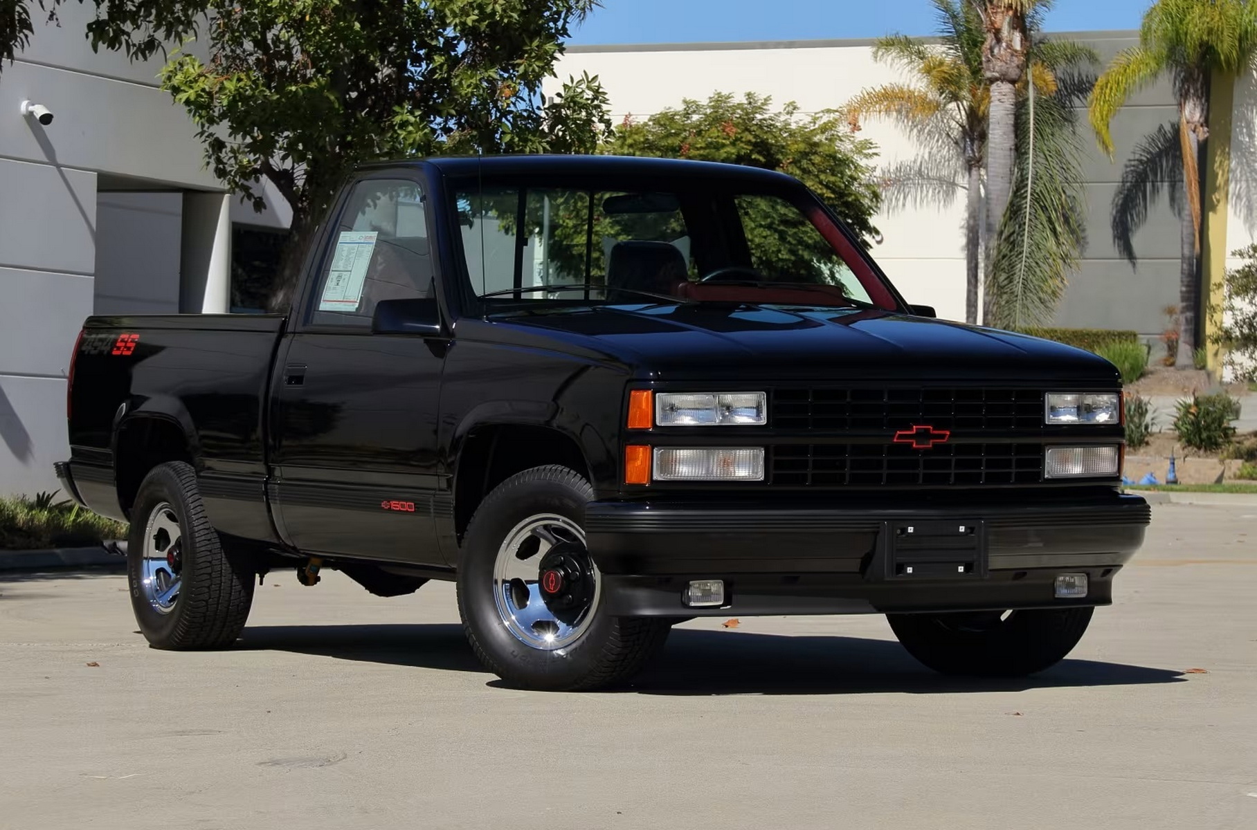 The new Chevrolet Super Picup is from the 1990s from a hammer to the United States