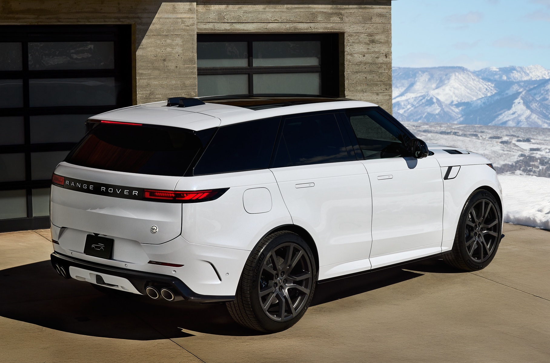 Range Rover Sport SUV received a “winter” version