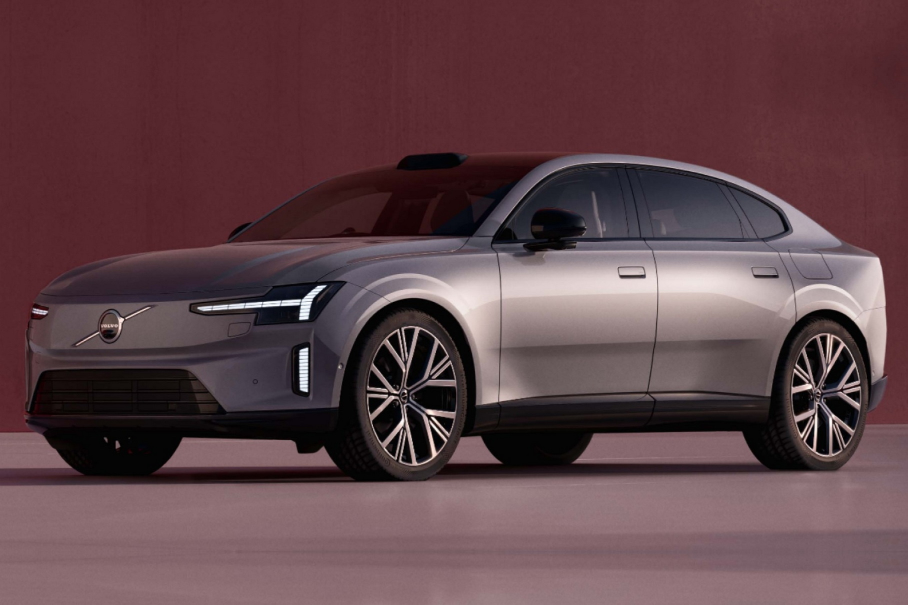 The appearance of the large Volvo ES90 sedan was opened before the premiere