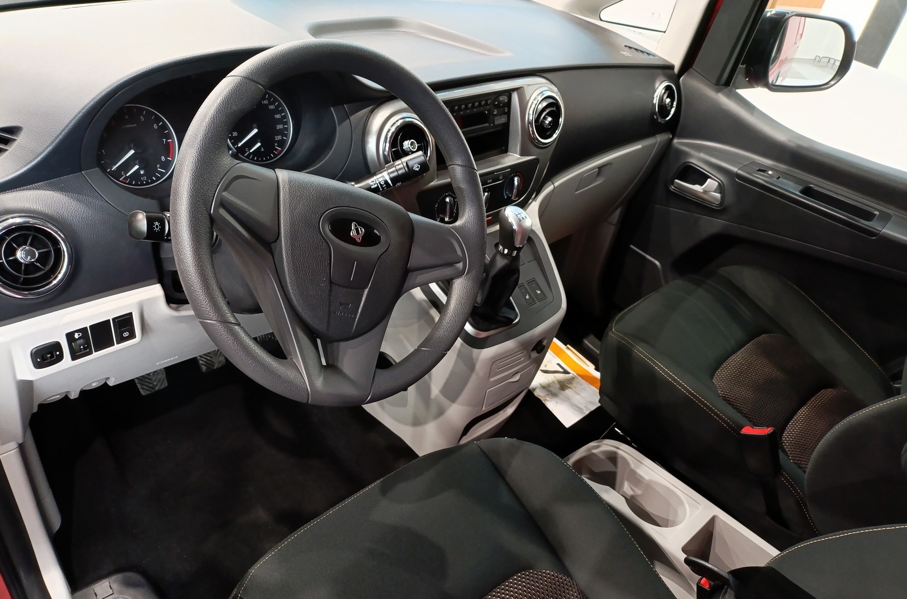 Sollers began selling a competitor Lada Largus: cheaper than expected