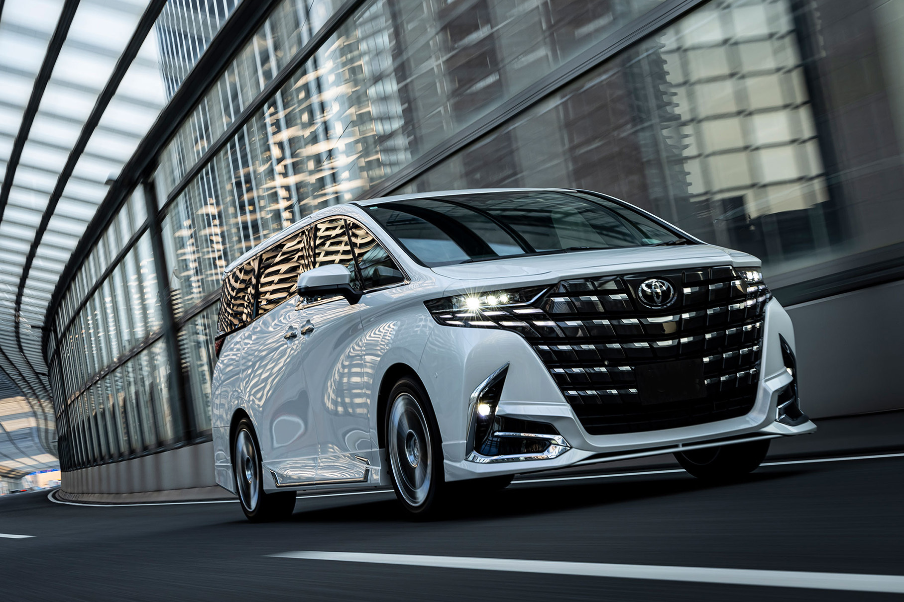 Almost two hundred Toyota Alphard minivans sold in Russia will be sent to service centers.