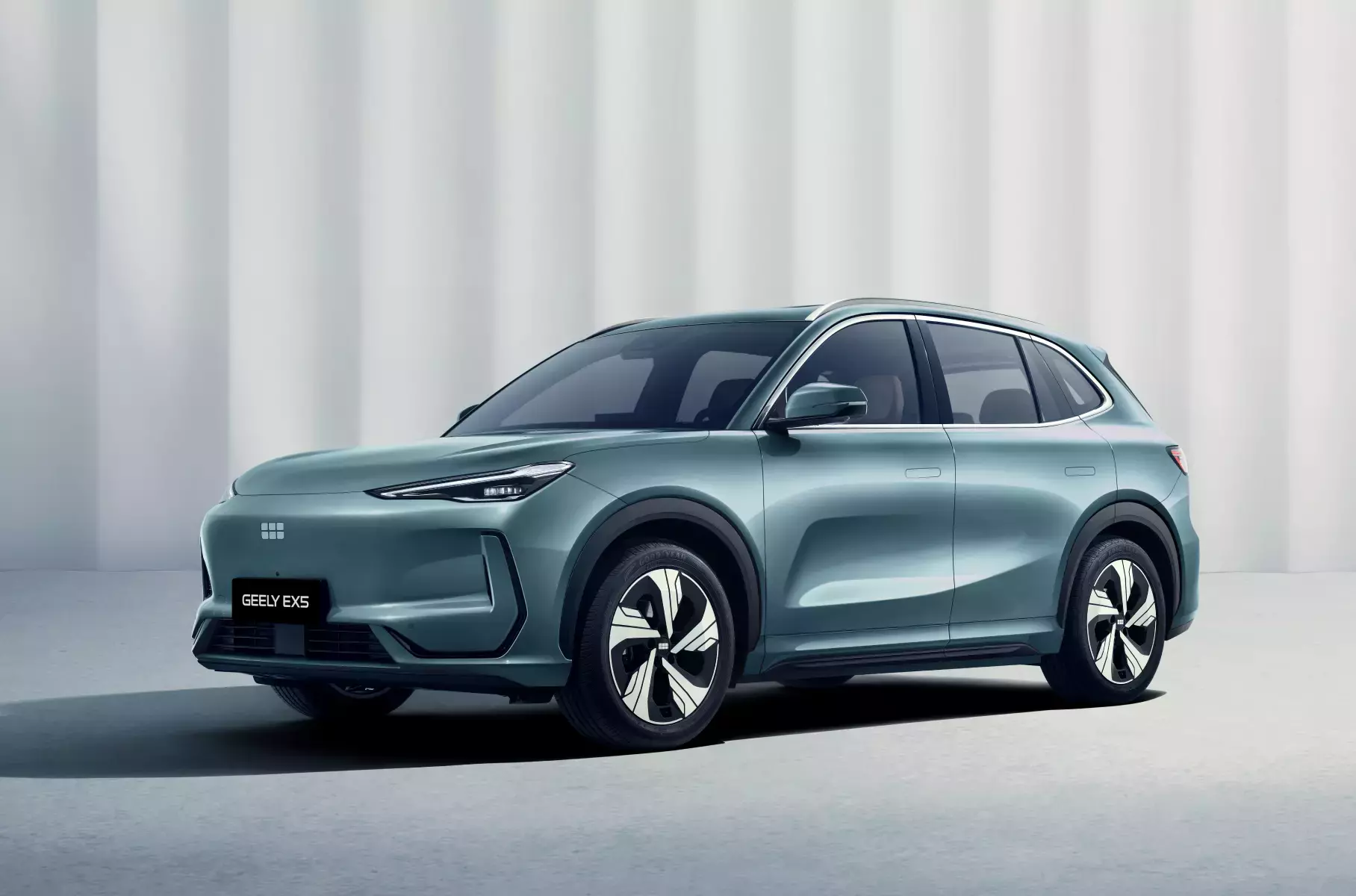Belarusians began to collect Geely EX5 electric crossovers