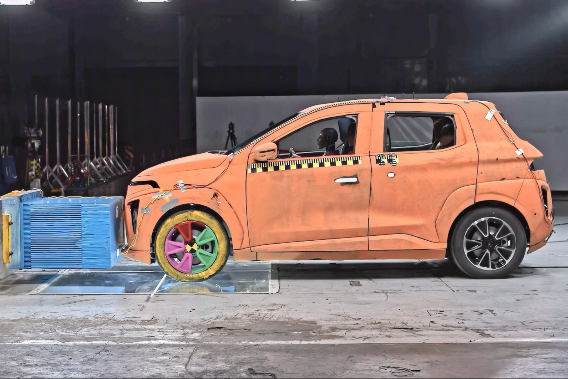 Elektrokar Atom was defeated in crash test according to international standards