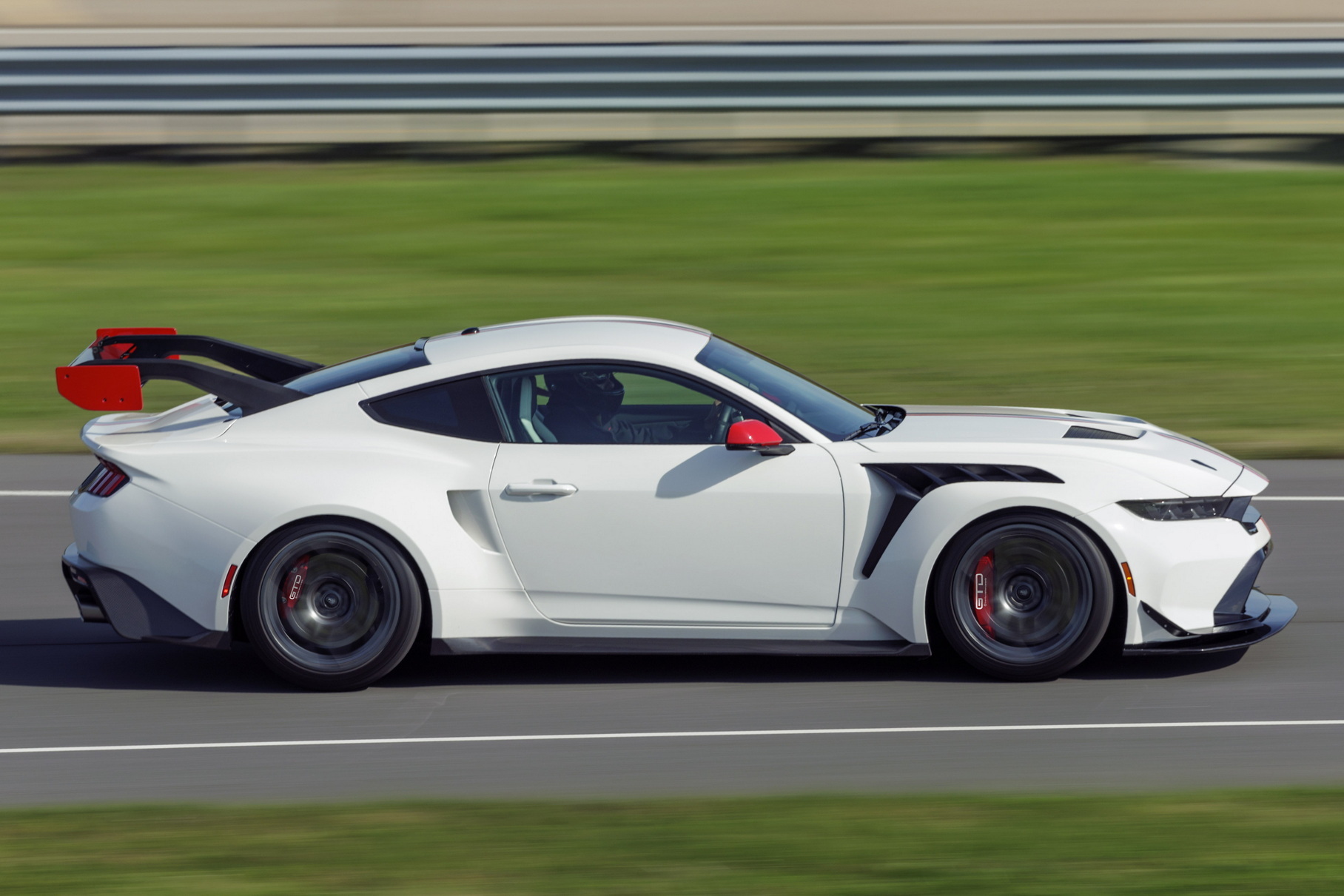 Ford boasted a new record of nyrburgering with a Mustang supercar
