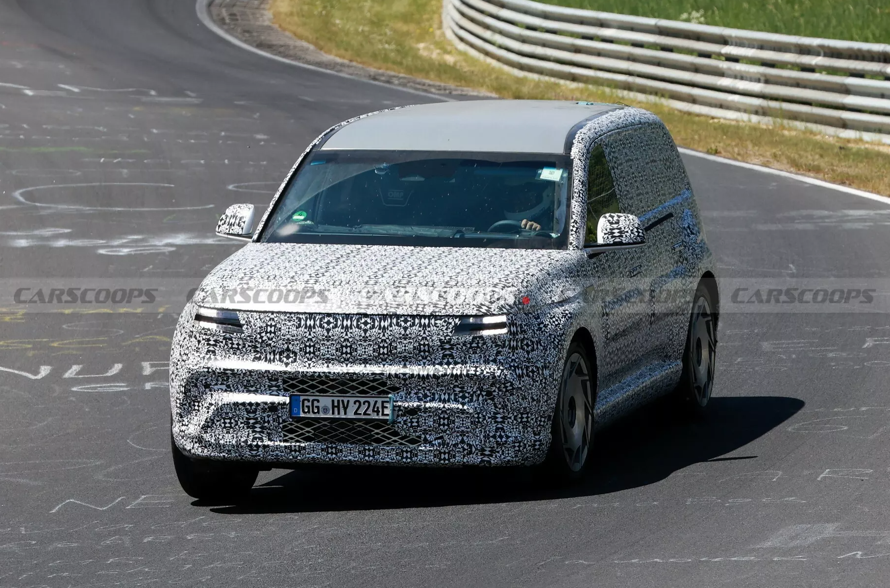 Genesis sent BMW X7 to the opponent tests