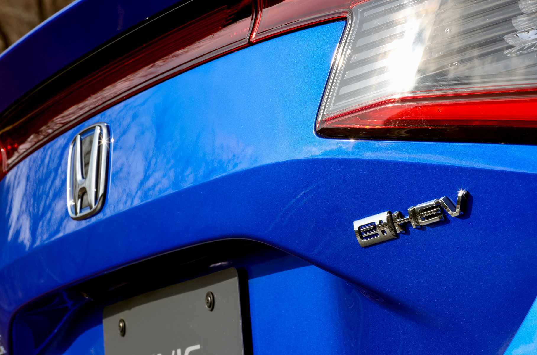 Honda changes the strategy: now the priority is not electric cars, but hybrids