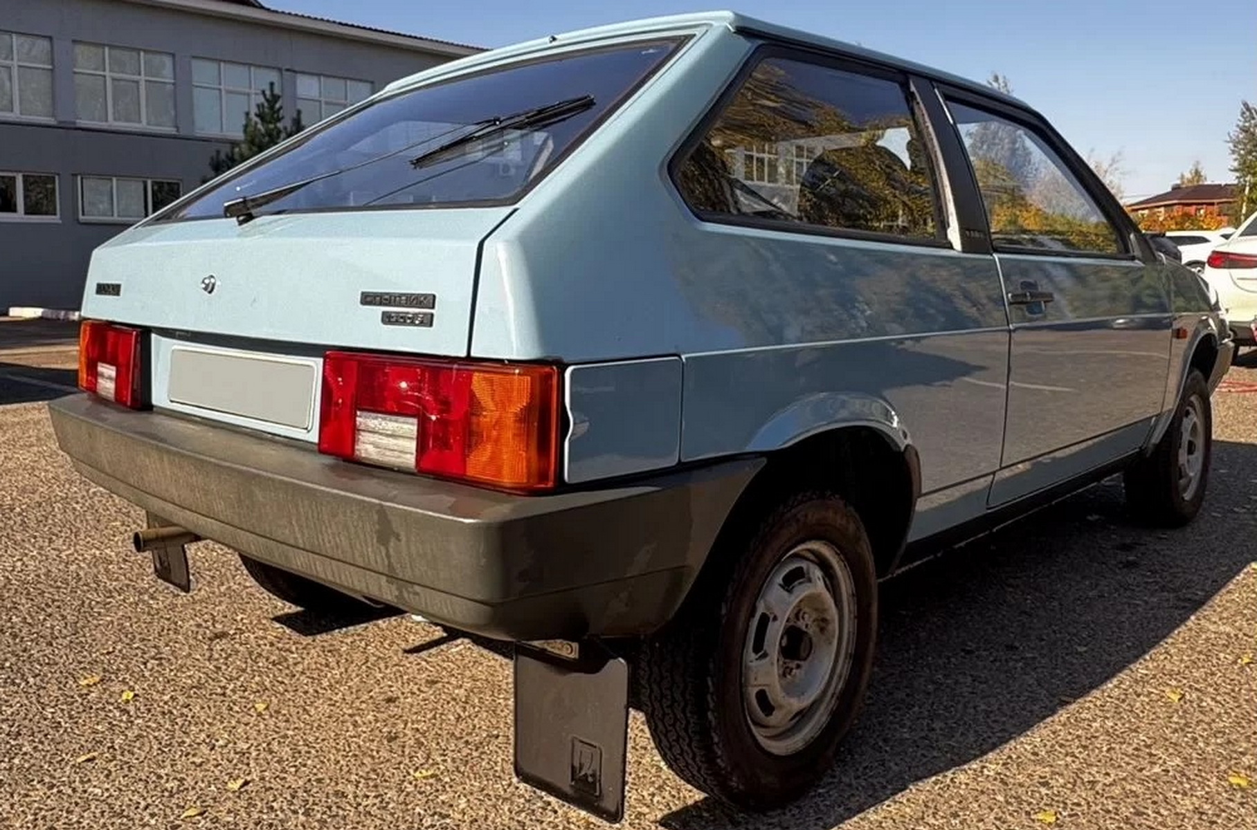 In the suburbs, the new VAZ-2108 of the USSR is sold: the price impressed