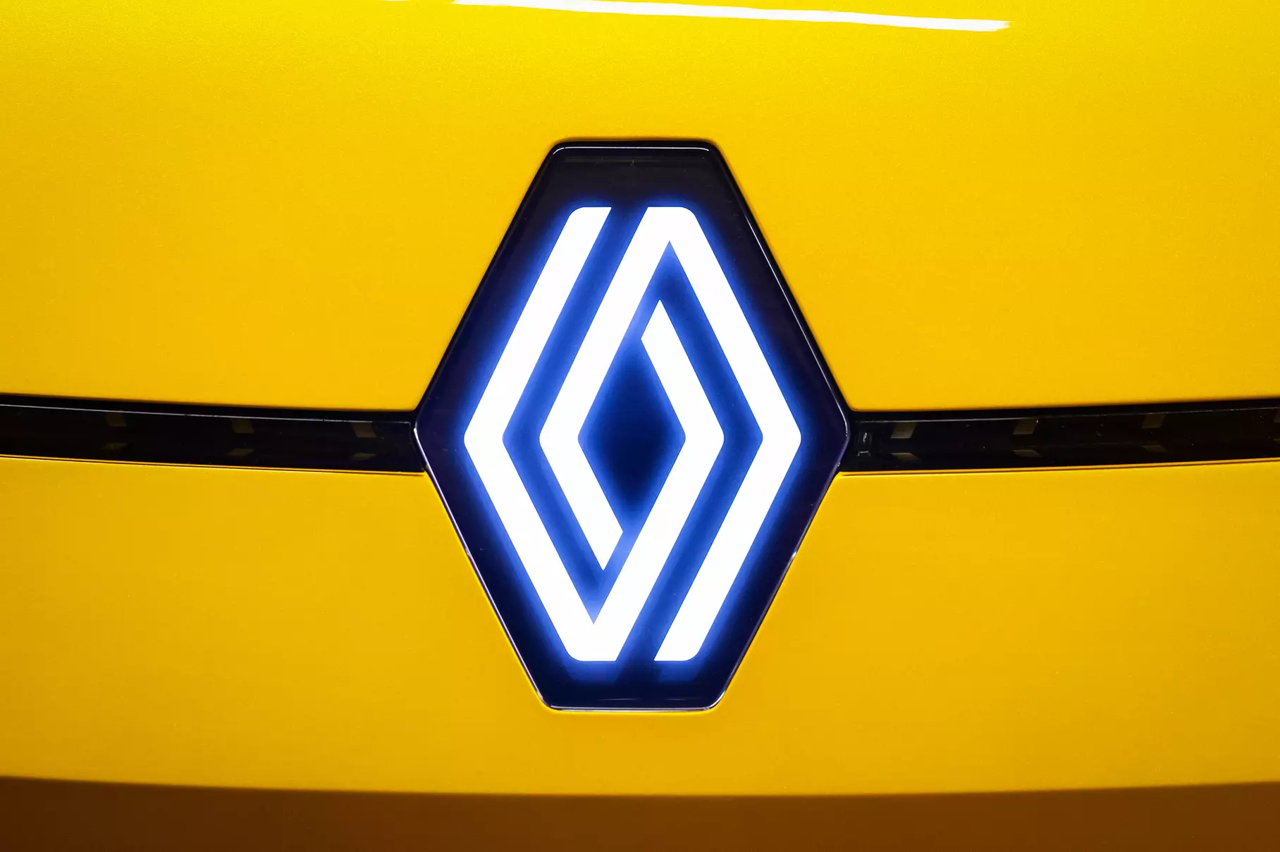 Now officially: the STELLANTIS concern and the Renault group do not plan to unite