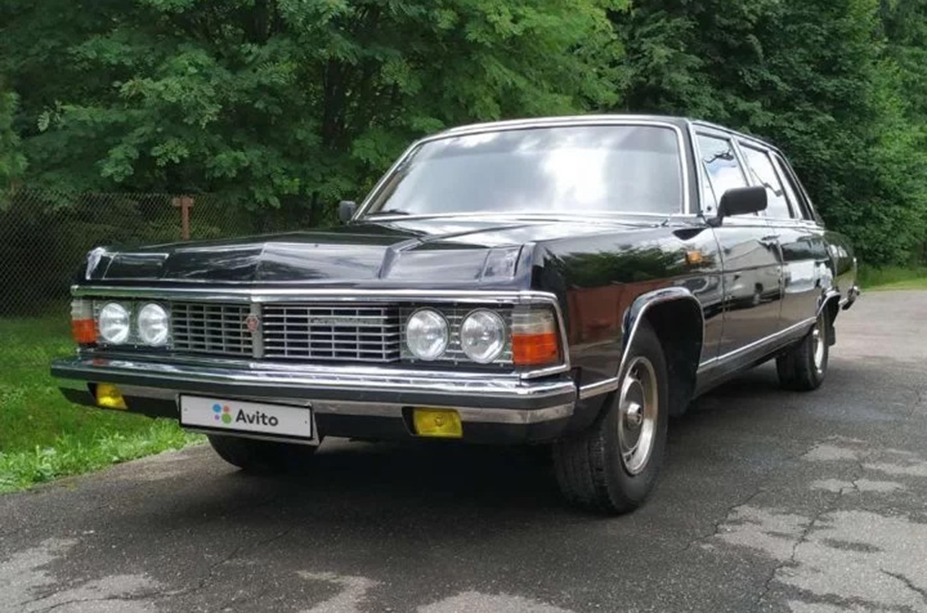 Rare GAZ-14 “Seagull” with a Toyota engine and sell almost without run in Russia