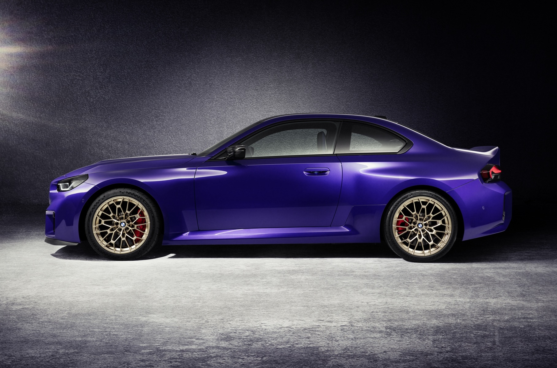 The characteristics of BMW M2 CS are disclosed