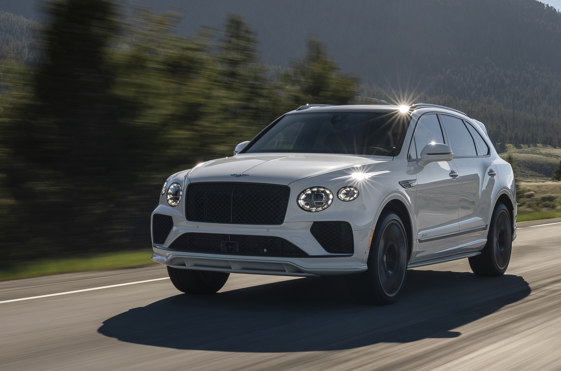 The new Bentley Bentayga Speed ​​received a V8 engine and a drift mode
