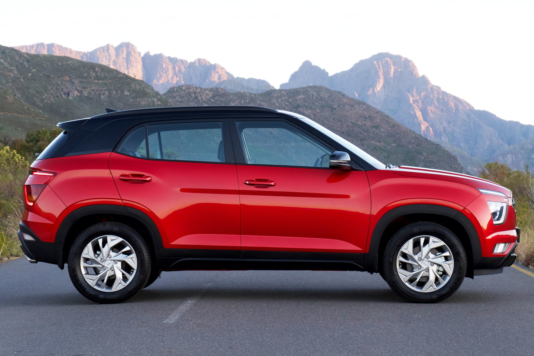 In Russia, new Kia and Hyundai under the Solaris brand were strongly