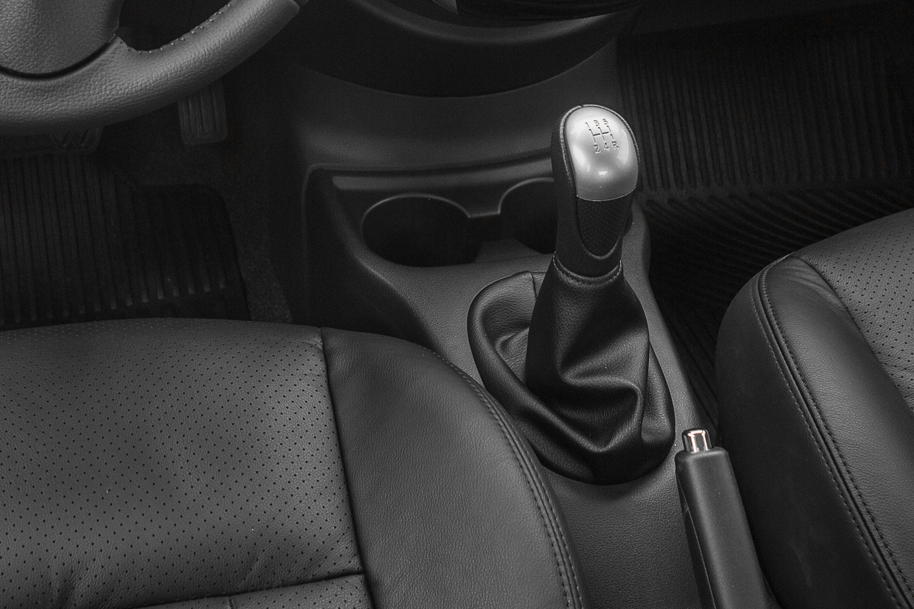 In the USA, the last car with a 5-speed “mechanics” was removed from the sale