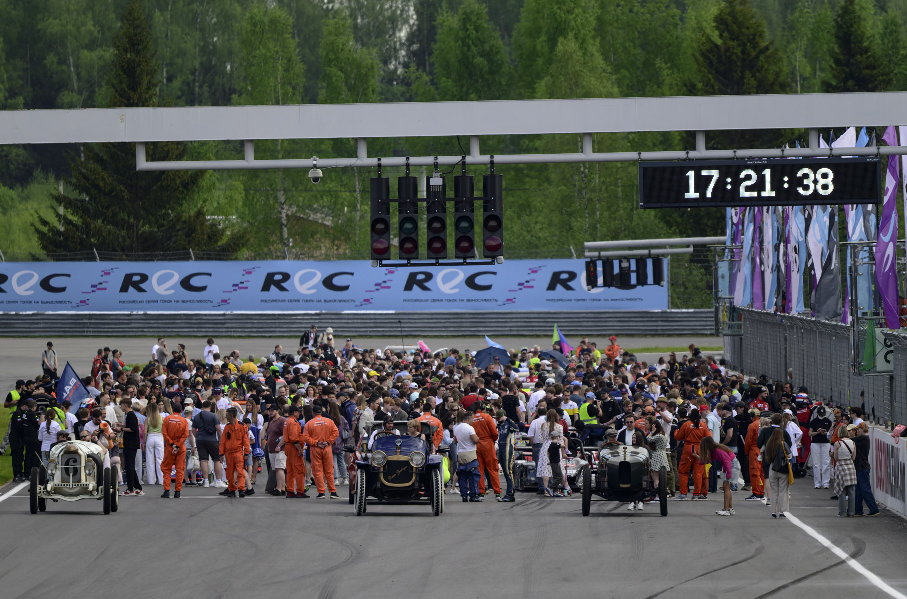 Racing Racing Racing: The season is open