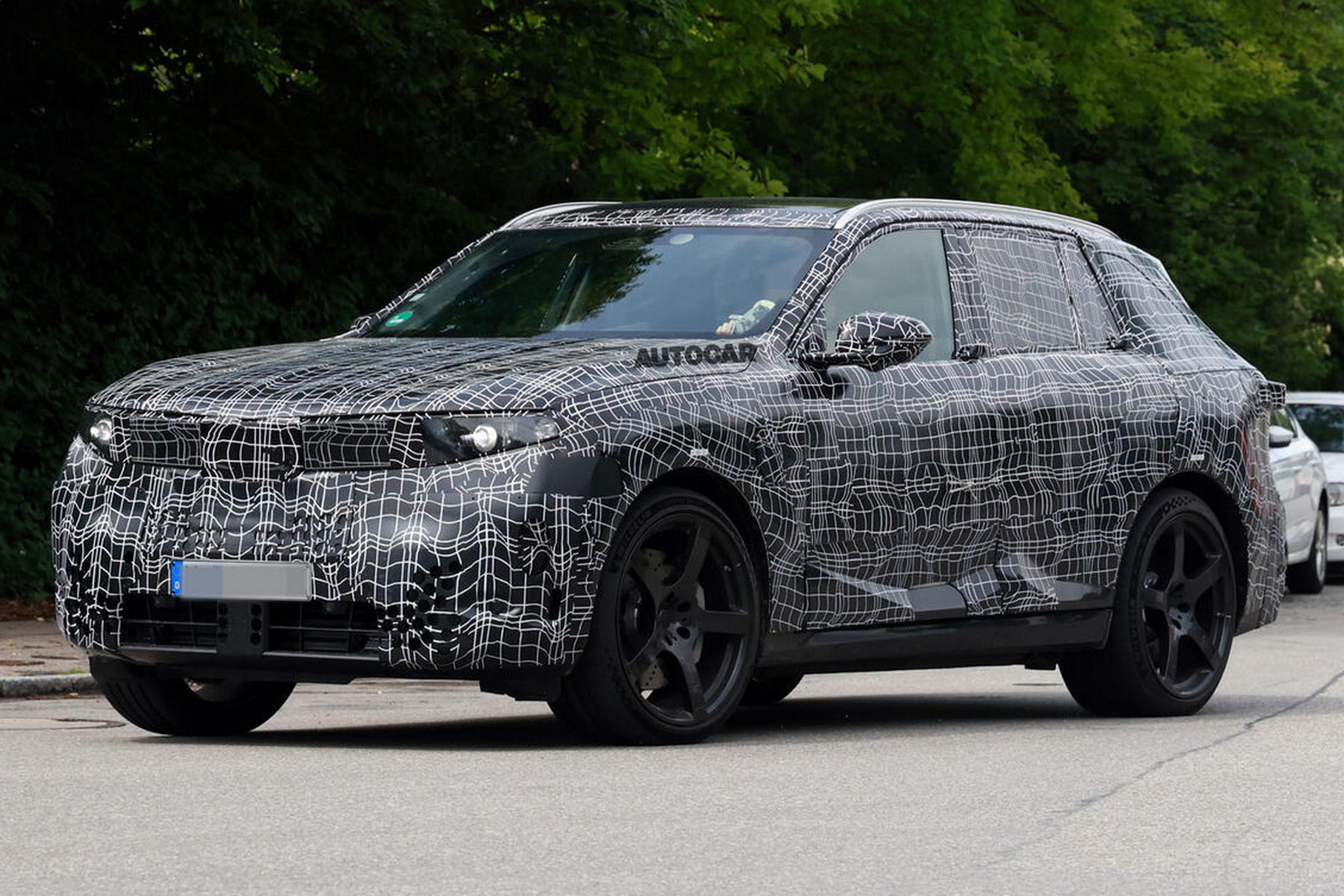 The new BMW X5 will be a hybrid with a la Lixiang technology