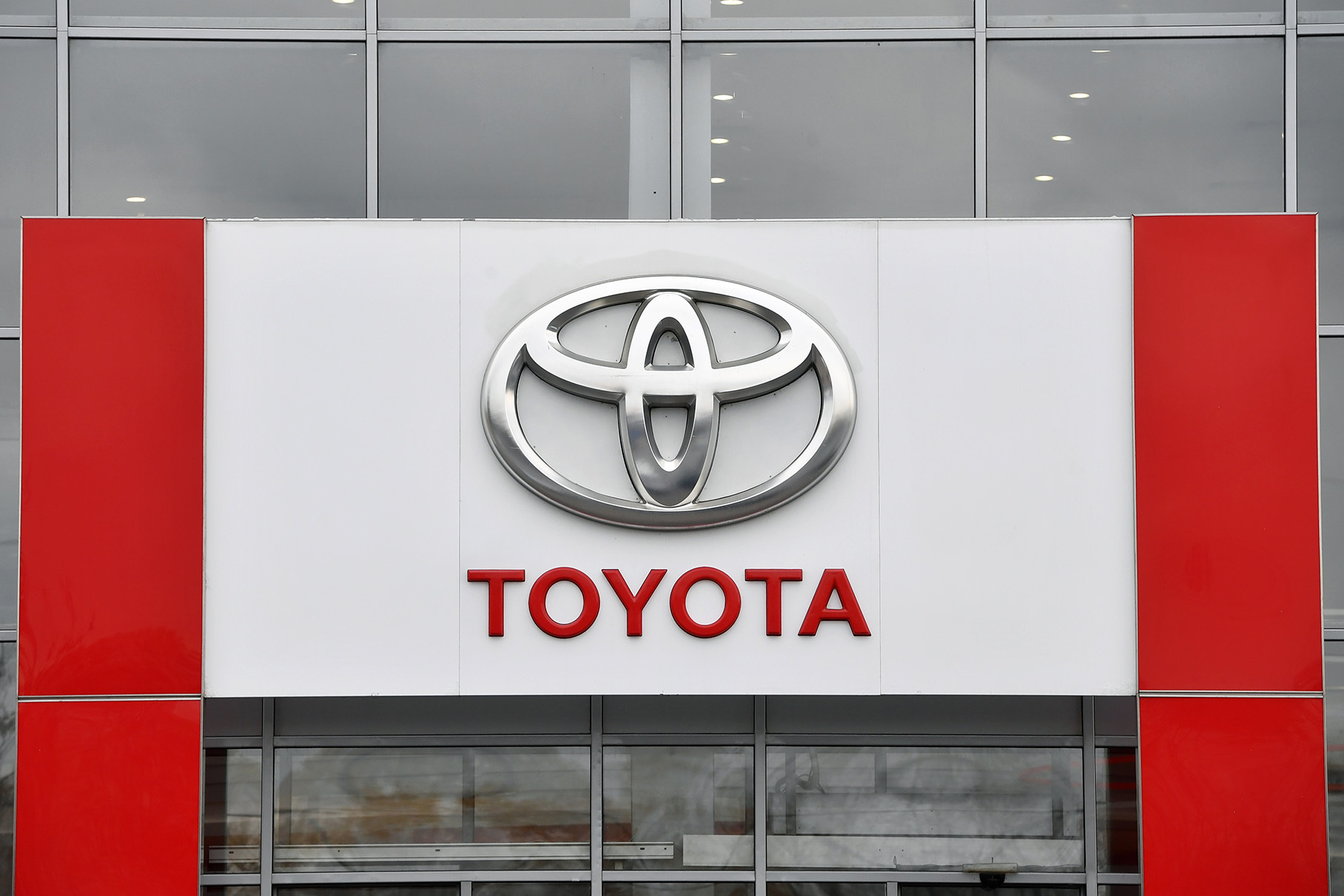 Toyota again entered the top ten leaders in sales of new cars in Russia