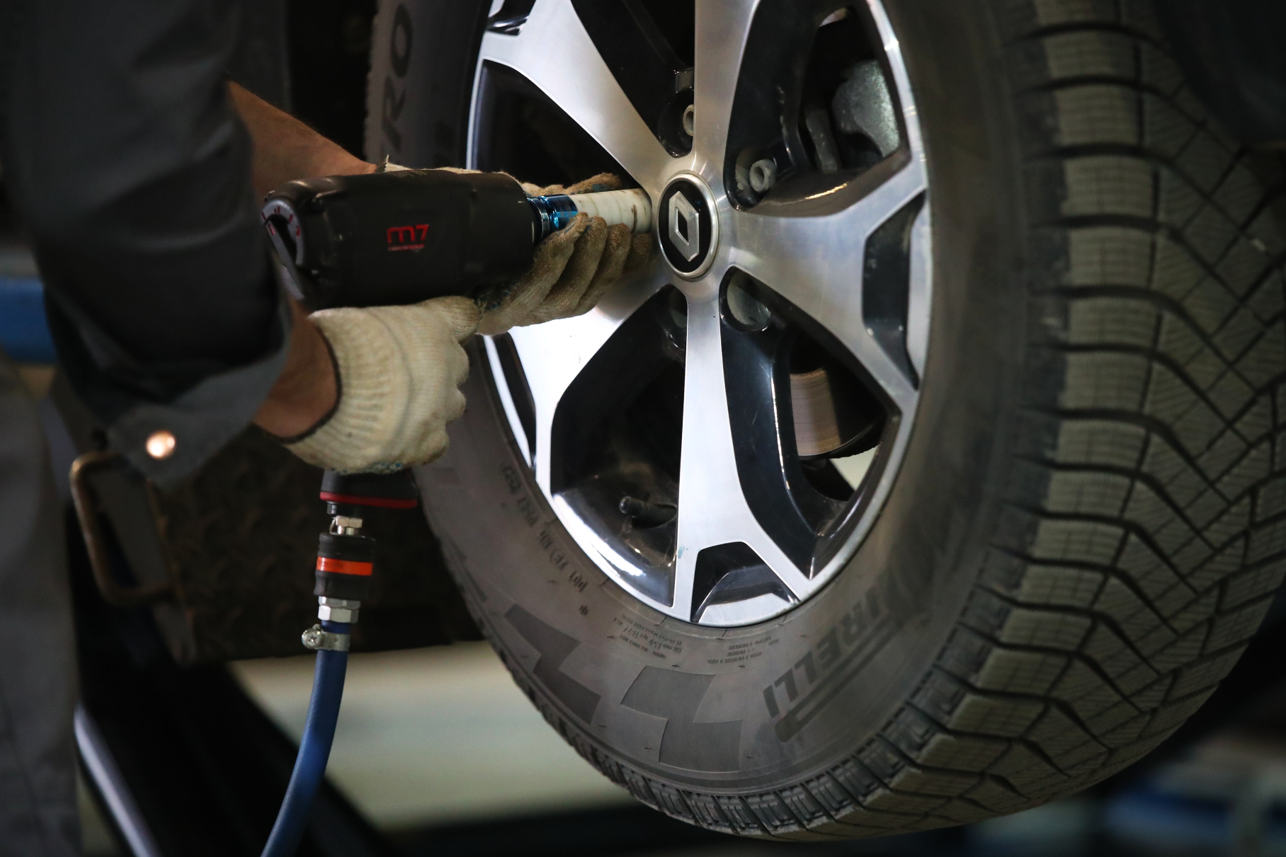 Winter tires in Russia are temporarily prohibited: violators face a fine