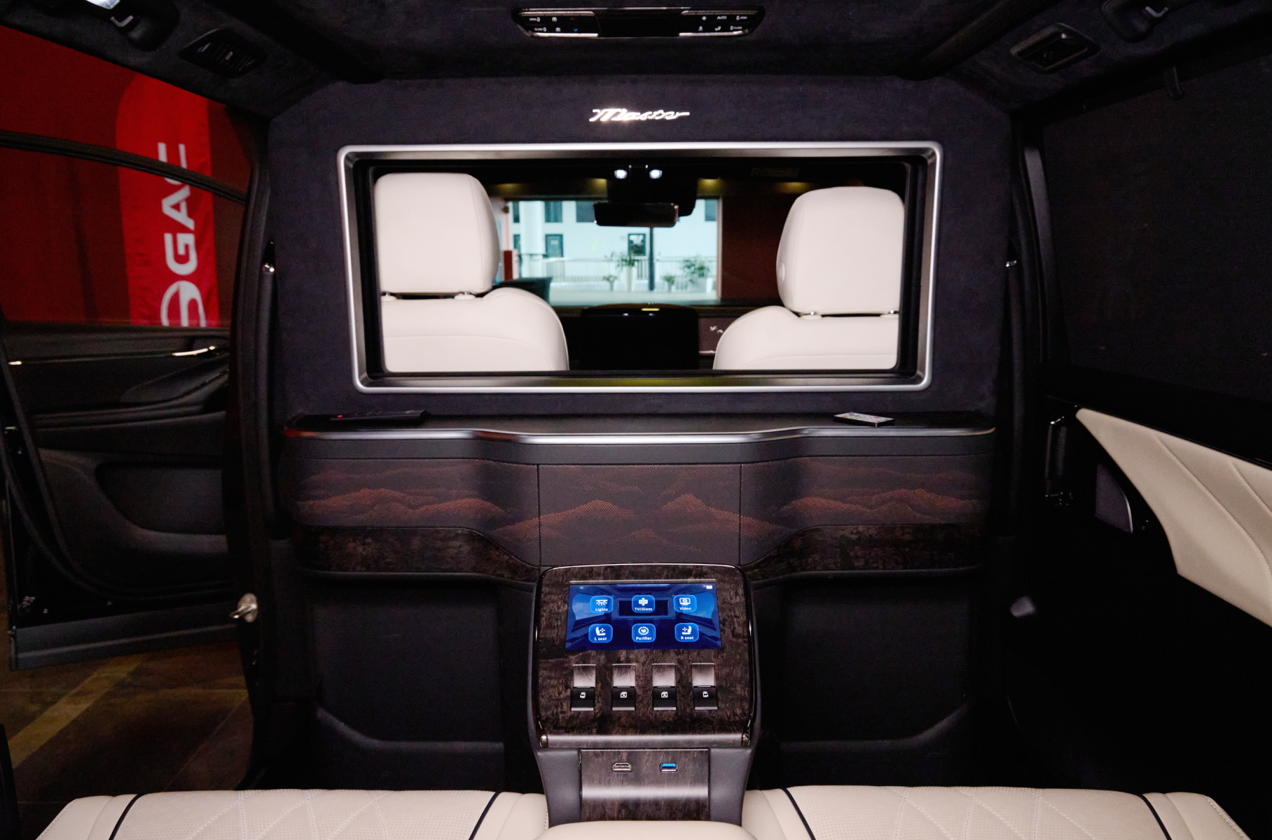 GAC brought to Russia a four -seat version