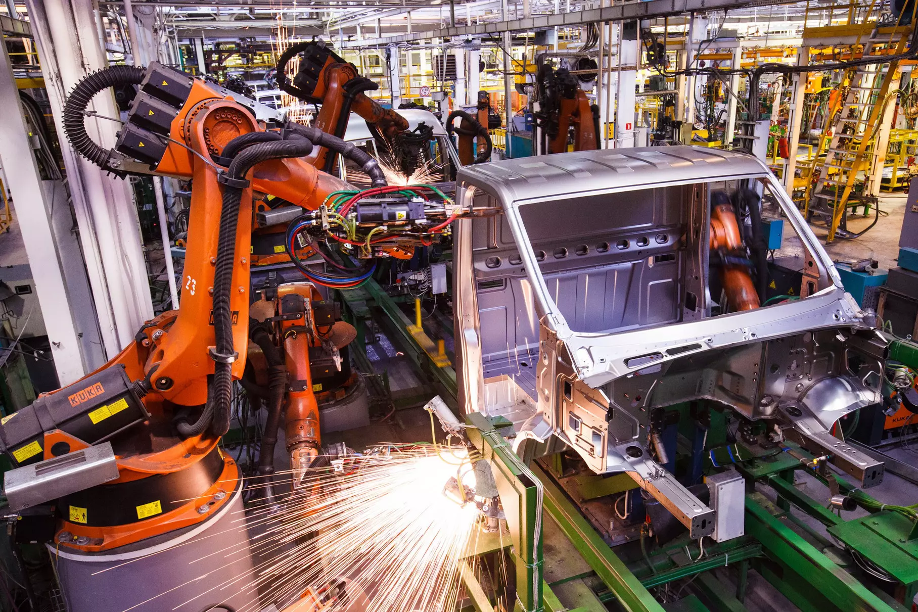 Gorky Plant will reduce the working week against the background of the market fall