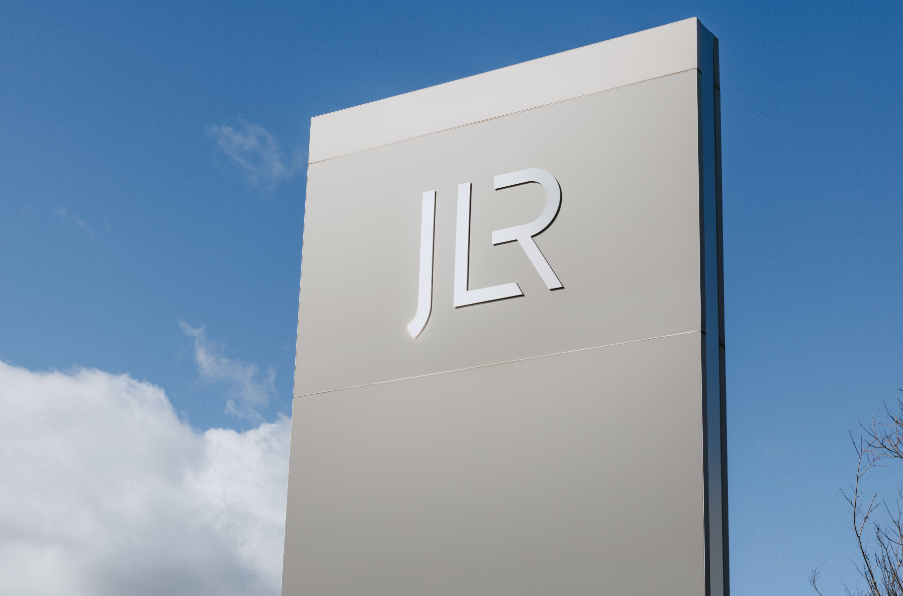 JLR will fire 500 people in the UK