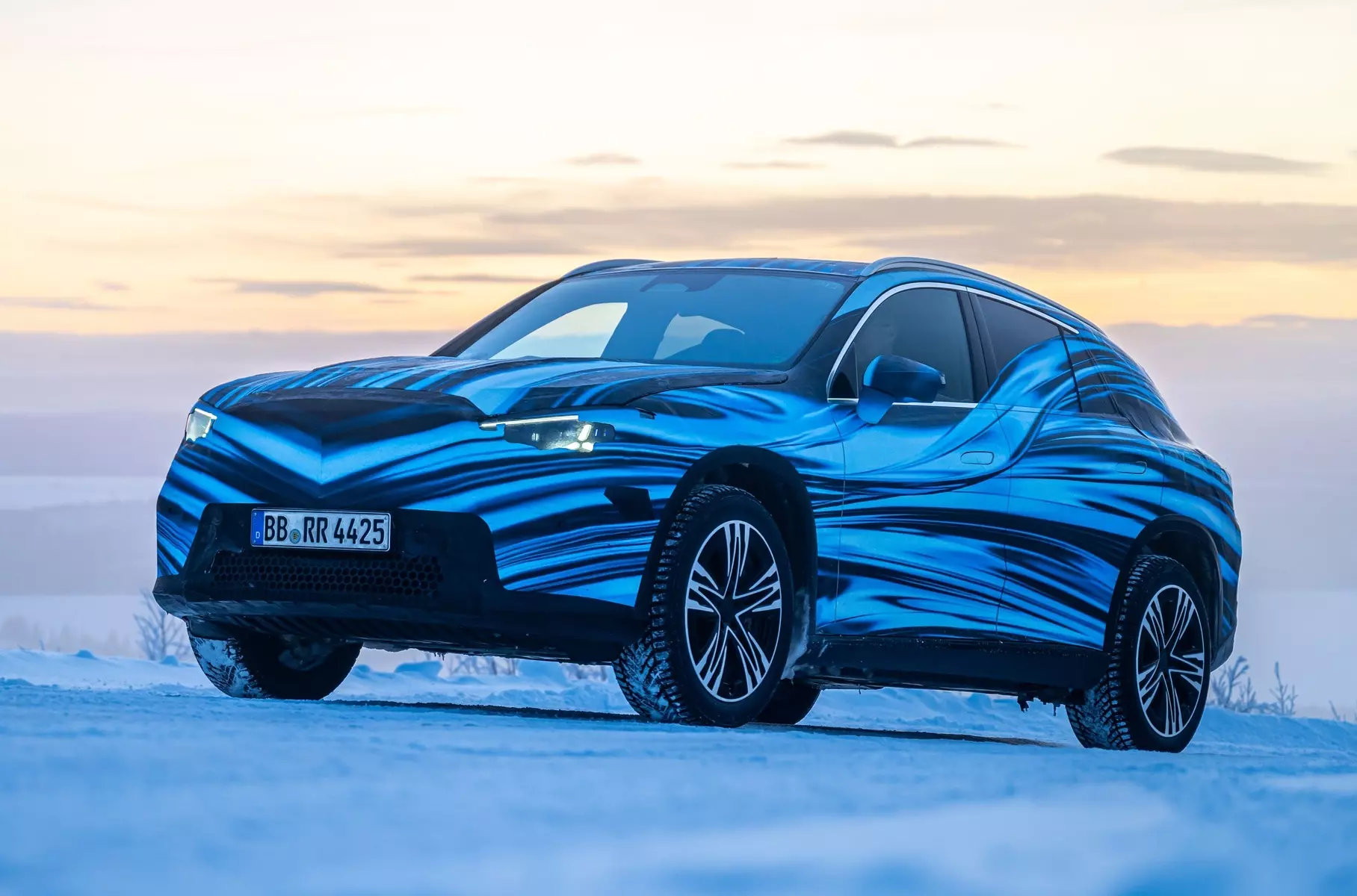 Mercedes-Benz said when he releases the opponent Porsche Macan