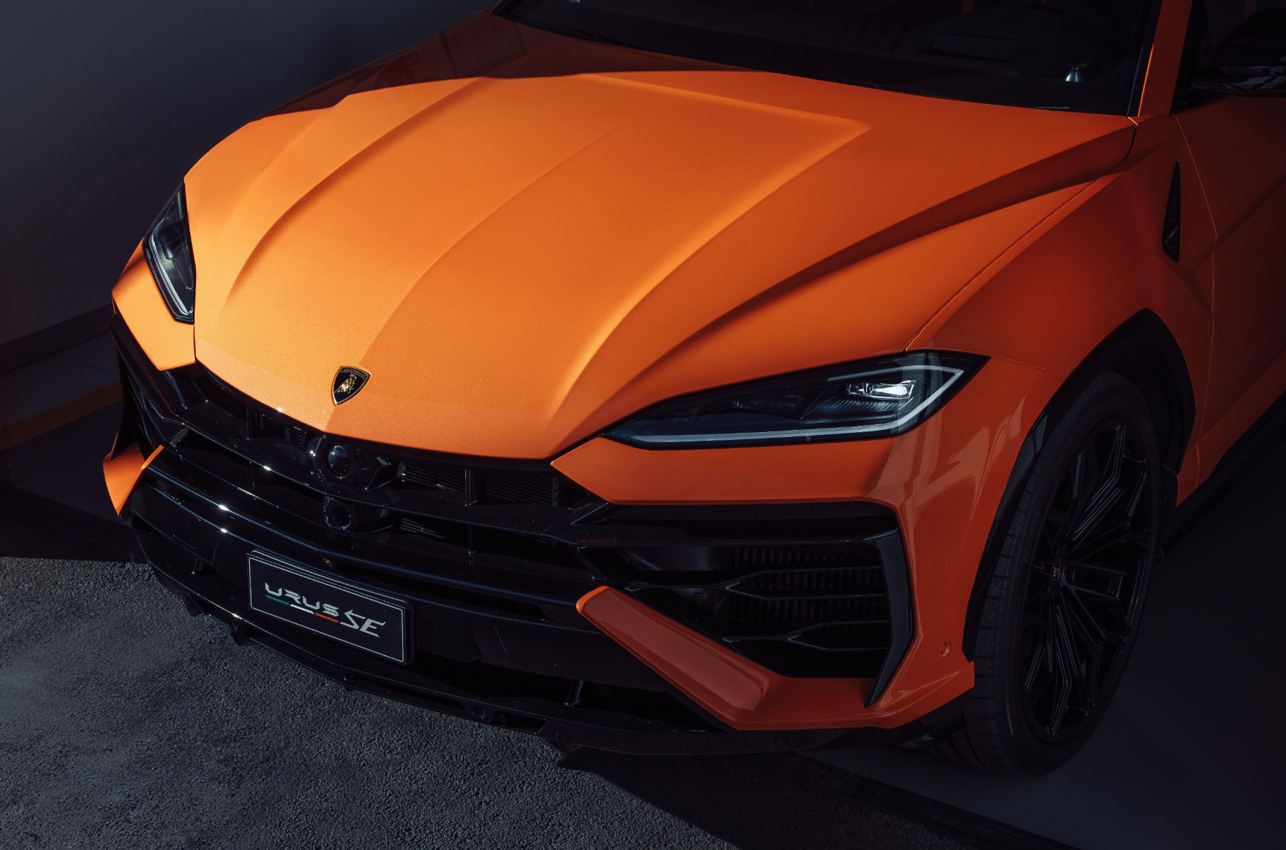 Second -generation Lamborghini Urus will not be an electric car, but a hybrid