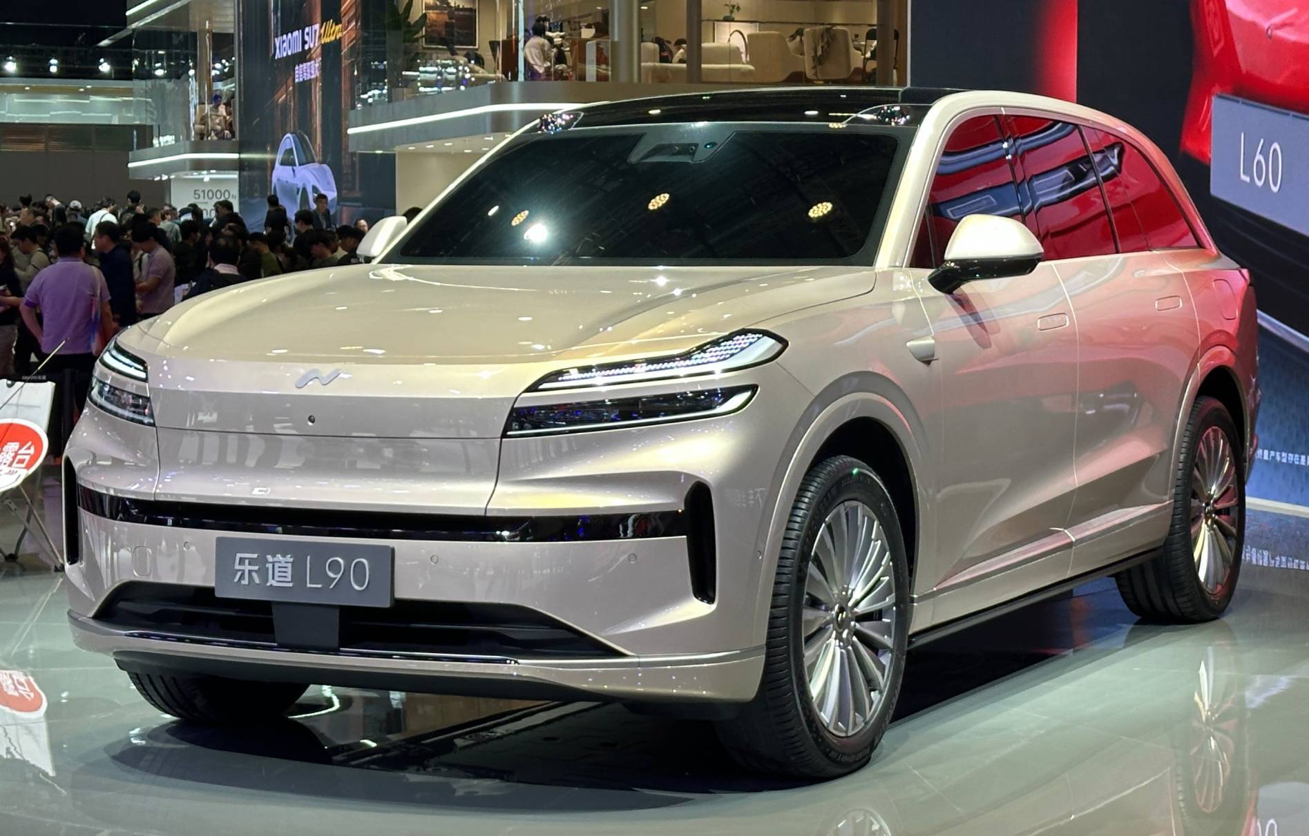 In China, sales of the Grand Crossover ONVO L90 started at a price like Lada Vesta