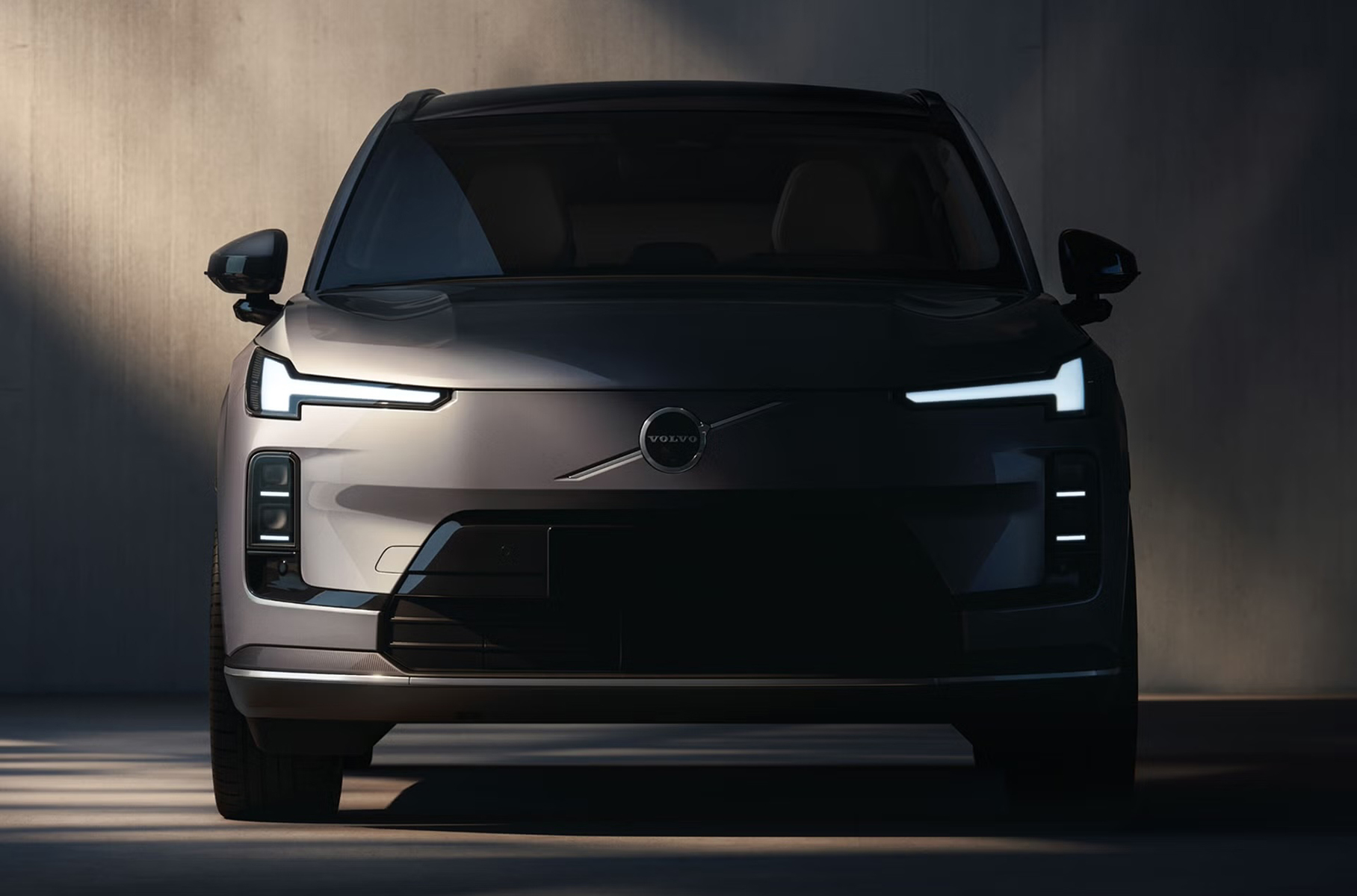 In China, serial production of luxury hybrid Volvo started