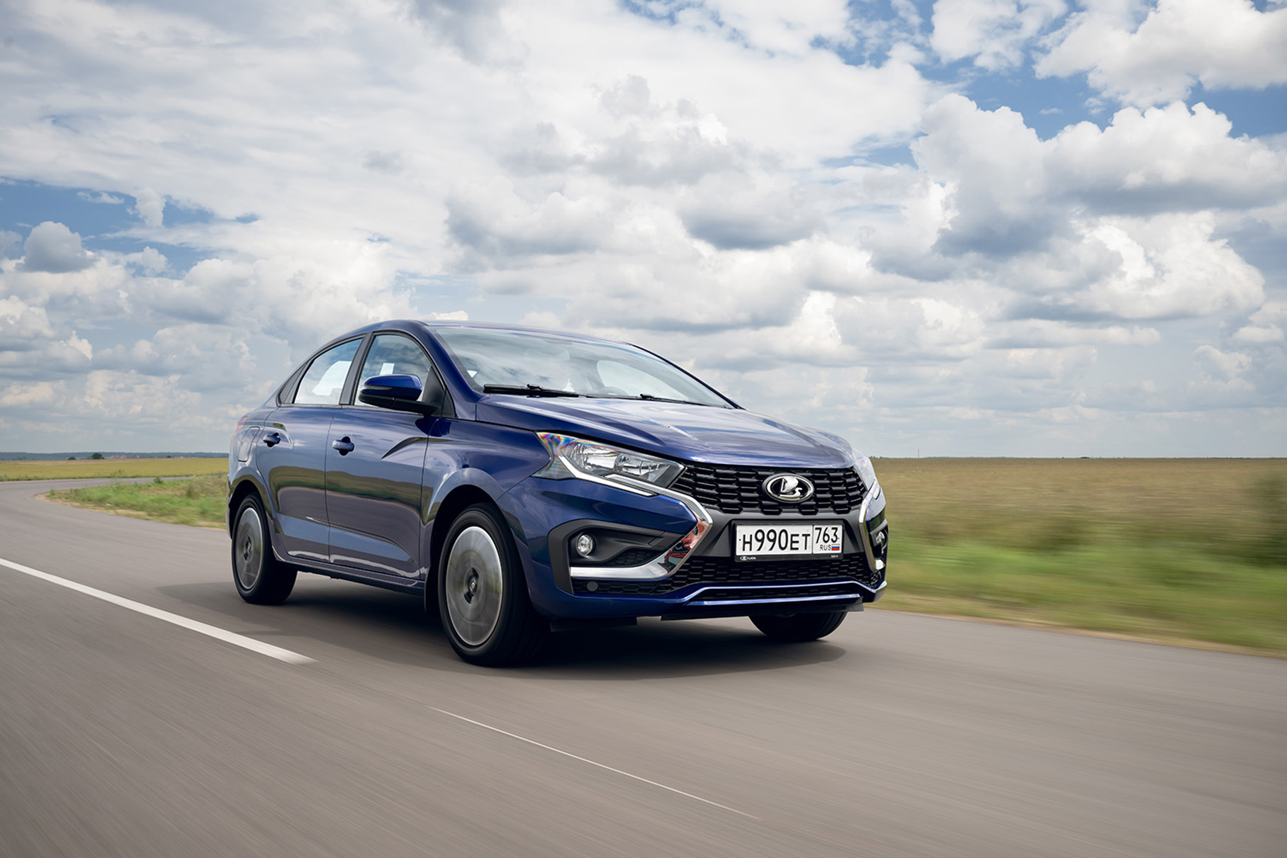 The expert called the advantages and disadvantages of Lada ISKRA compared to Granta and Vesta
