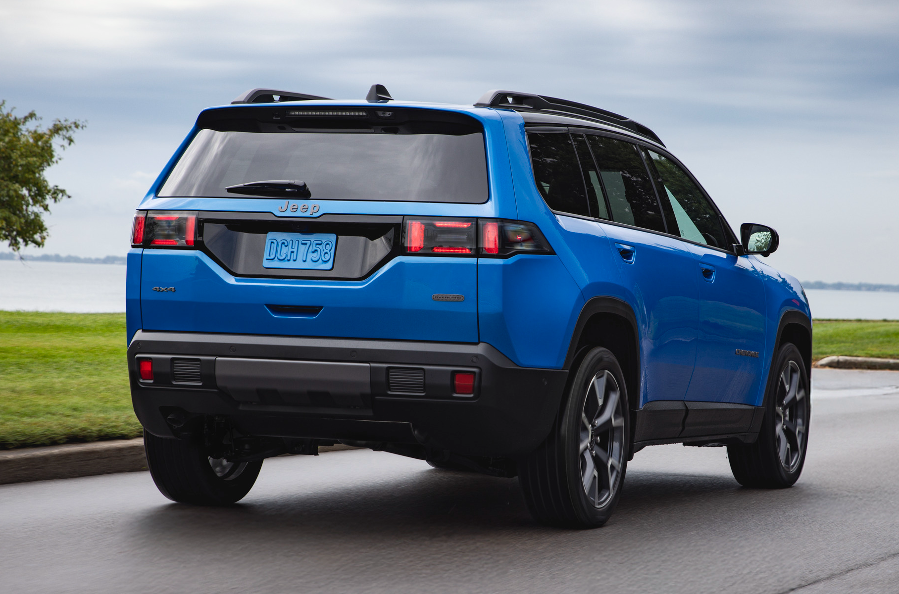 The “sixth” Jeep Cherokee debuted with three engines