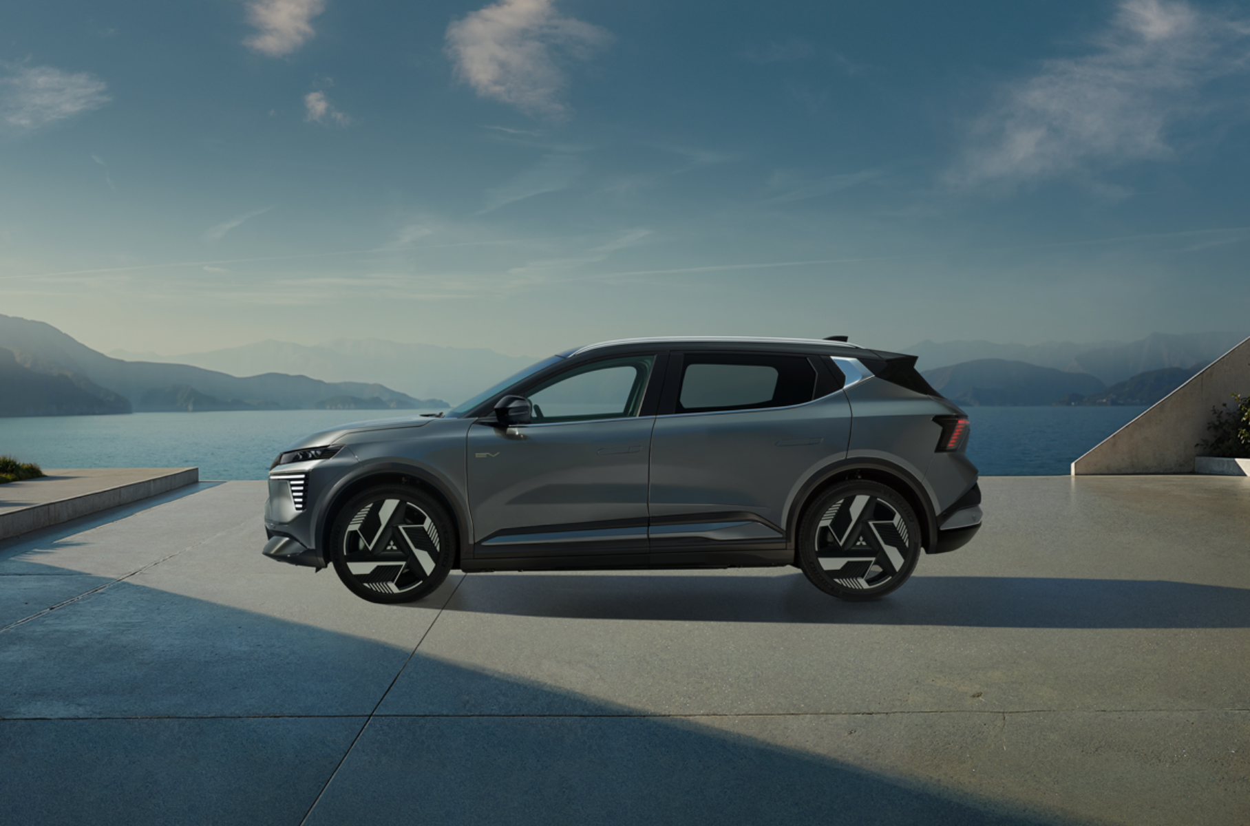 The new Mitsubishi Eclipse Cross has been related to Renault Scenic