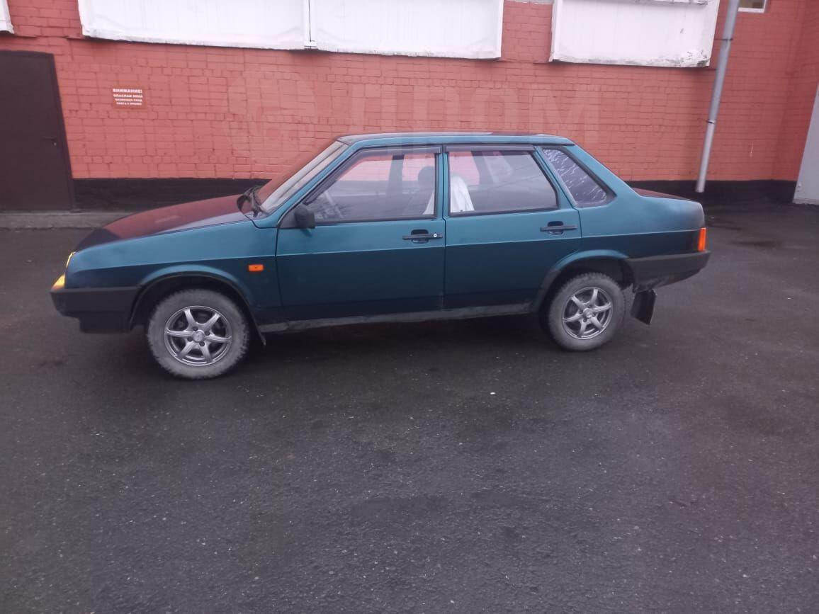 A rare VAZ-21099 with a 140-horsepower rotary engine is being sold in Yekaterinburg