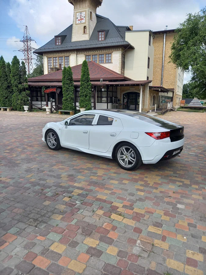 A rare pseudo-sports car TagAZ Aquila “surfaced” on the Rostov market