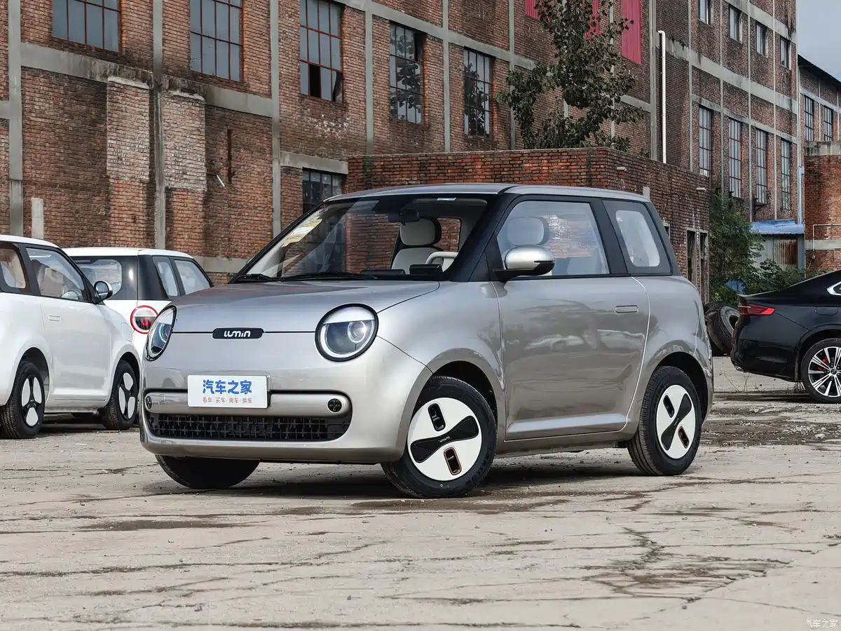 Changan presented a cheaper Lumin hatchback without active safety systems