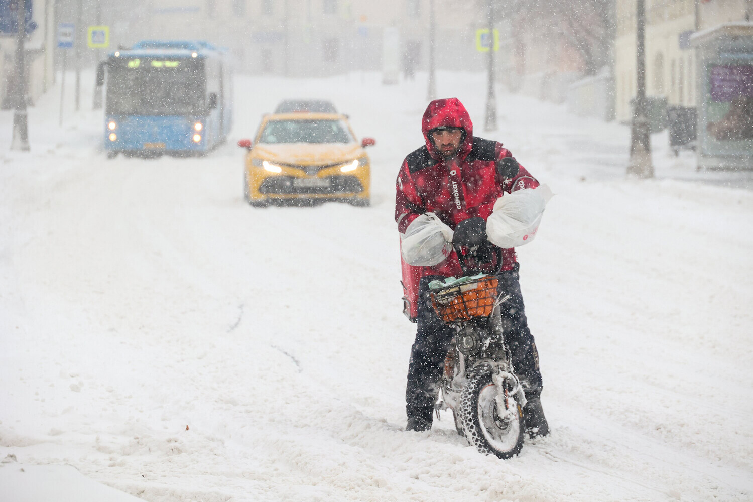 In Moscow, traffic was paralyzed by nine-point traffic jams