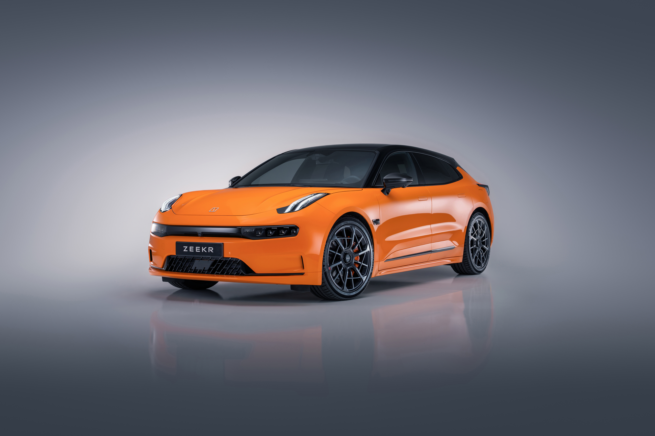 Mash: in China, customs detained 500 new Russian cars for six months