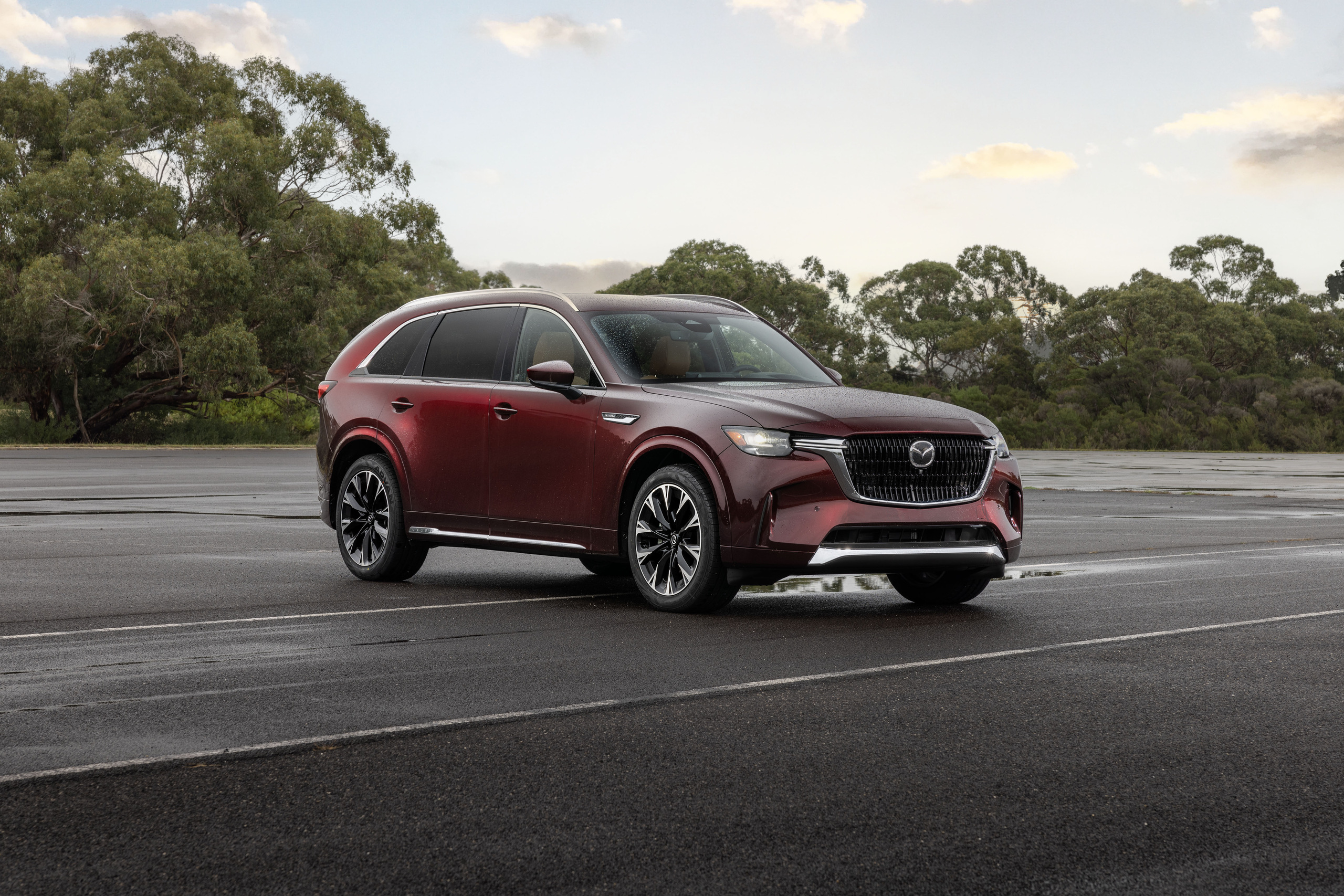 Mazda came under inspection by US authorities due to a faulty steering wheel on the CX-90