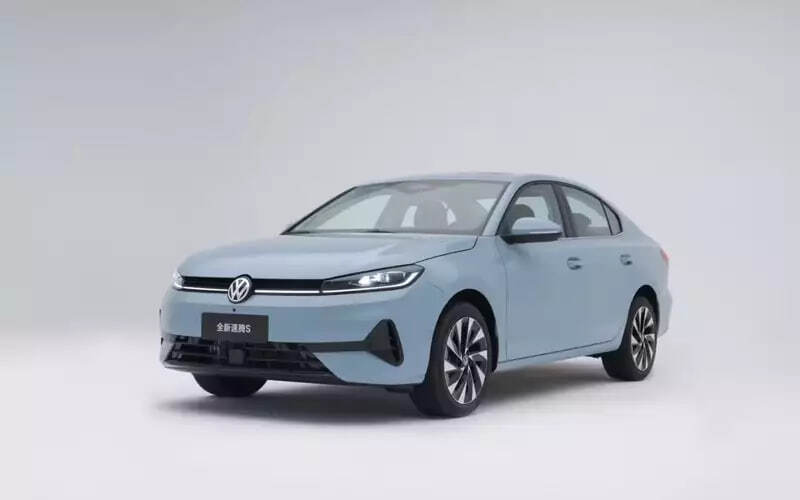 New Volkswagen Sagitar S sedan presented in China