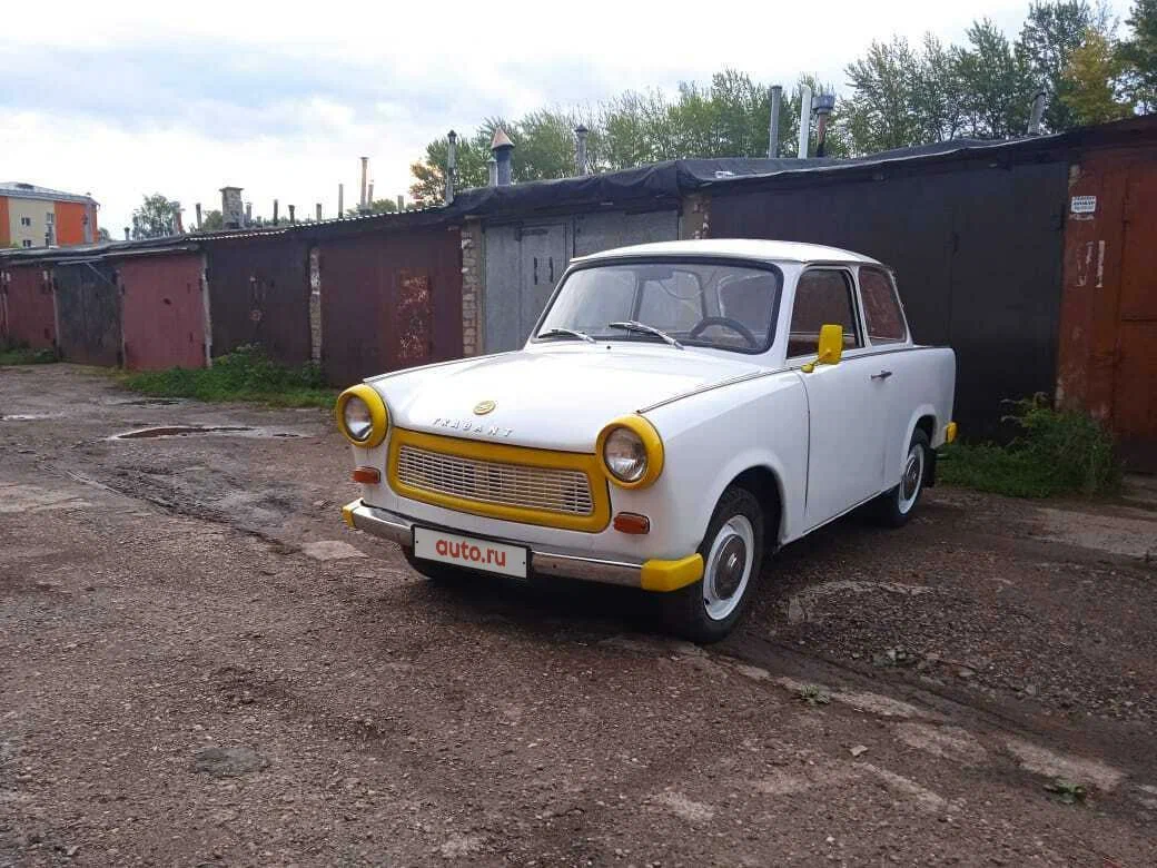 A Trabant with a duroplast body was put up for sale in Kirov
