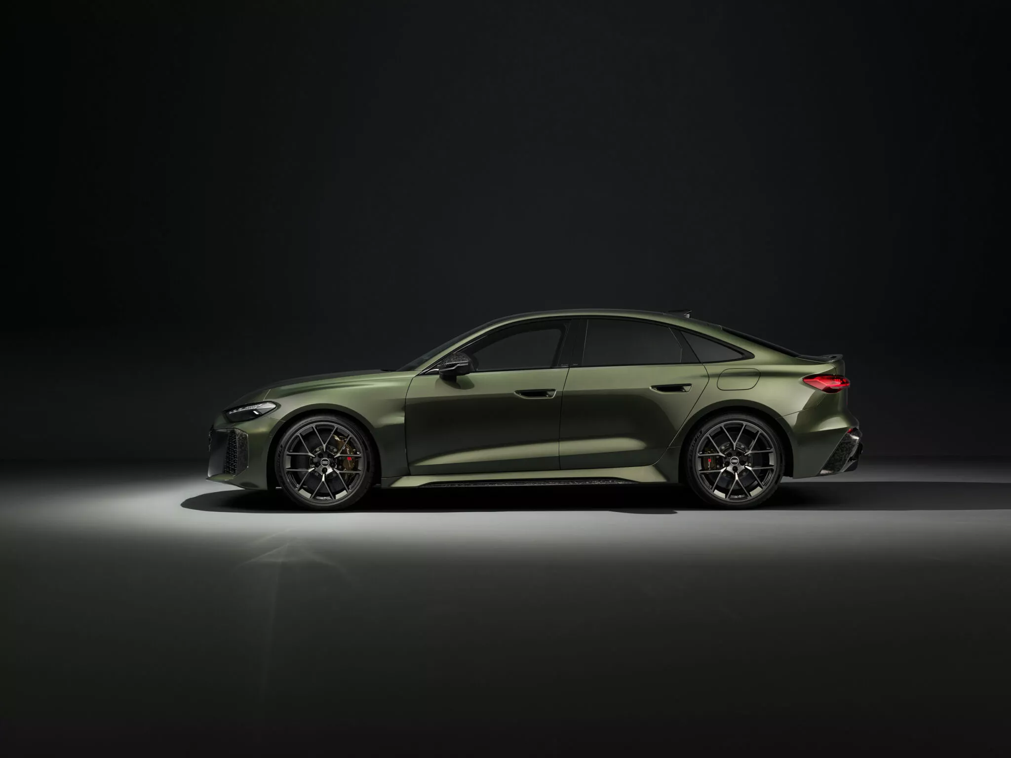 Audi introduced the new generation RS5 hybrid sedan and station wagon