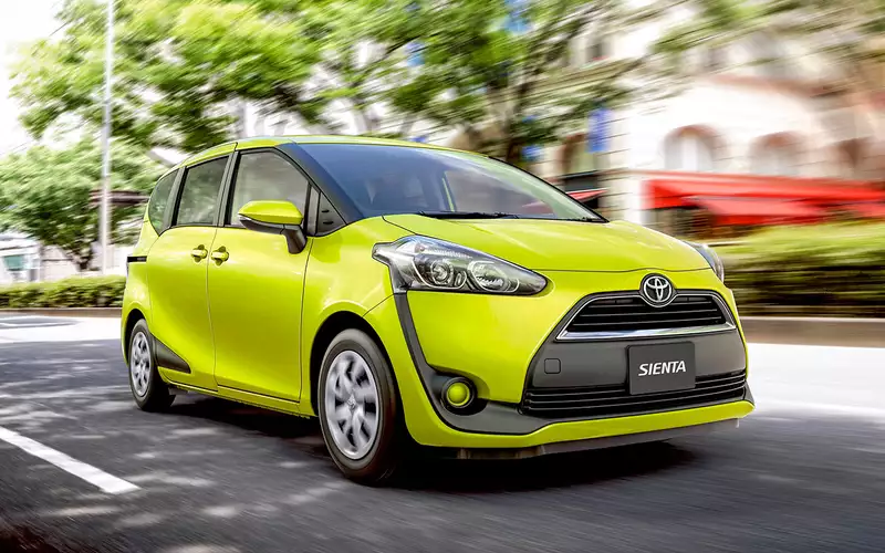 Auto expert Zinoviev listed 8 serious shortcomings of the Toyota Sienta minivan