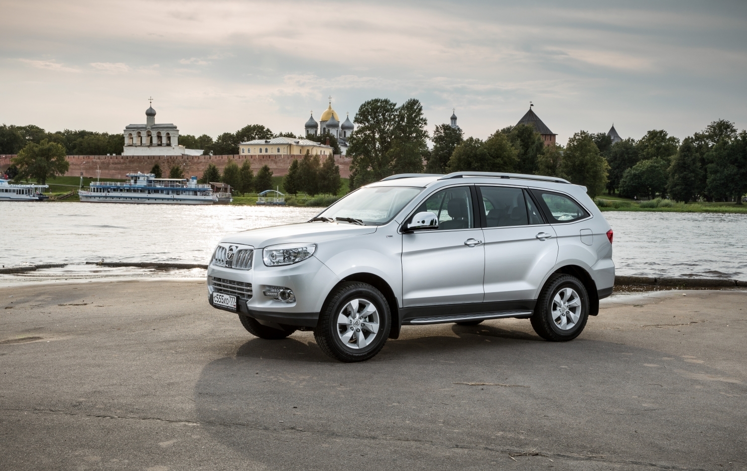 Motor named a car that can be bought instead of a used UAZ Patriot